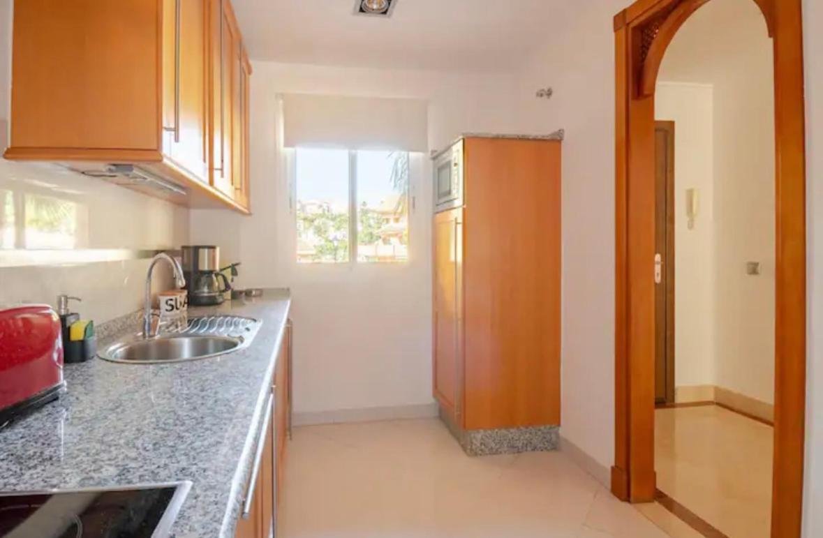 Luxury 2 Bedroom Apartment, Close To The Sea And The Golf Course, Aloha Hills Club Appartement