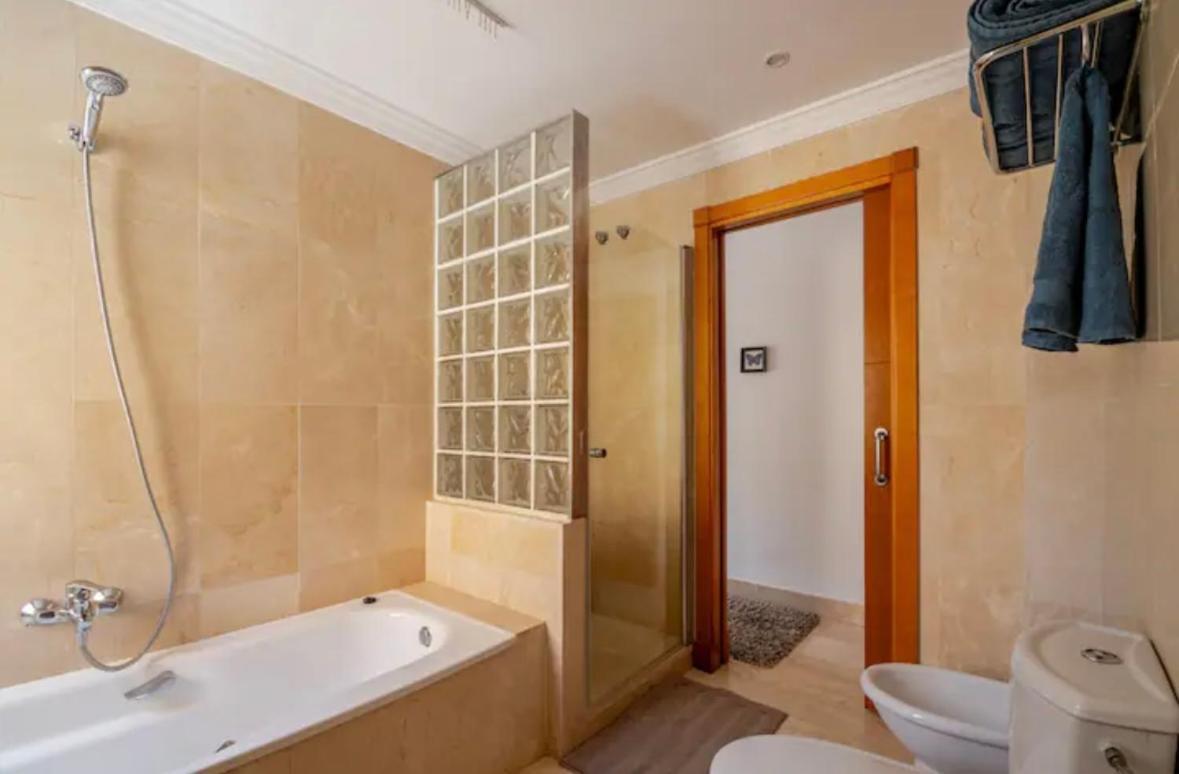 Appartement Luxury 2 Bedroom Apartment, Close To The Sea And The Golf Course, Aloha Hills Club *