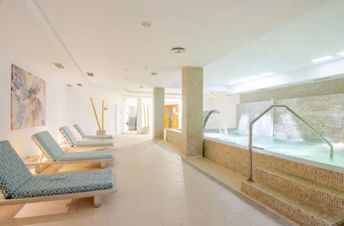 Luxury 2 Bedroom Apartment, Close To The Sea And The Golf Course, Aloha Hills Club * Marbella