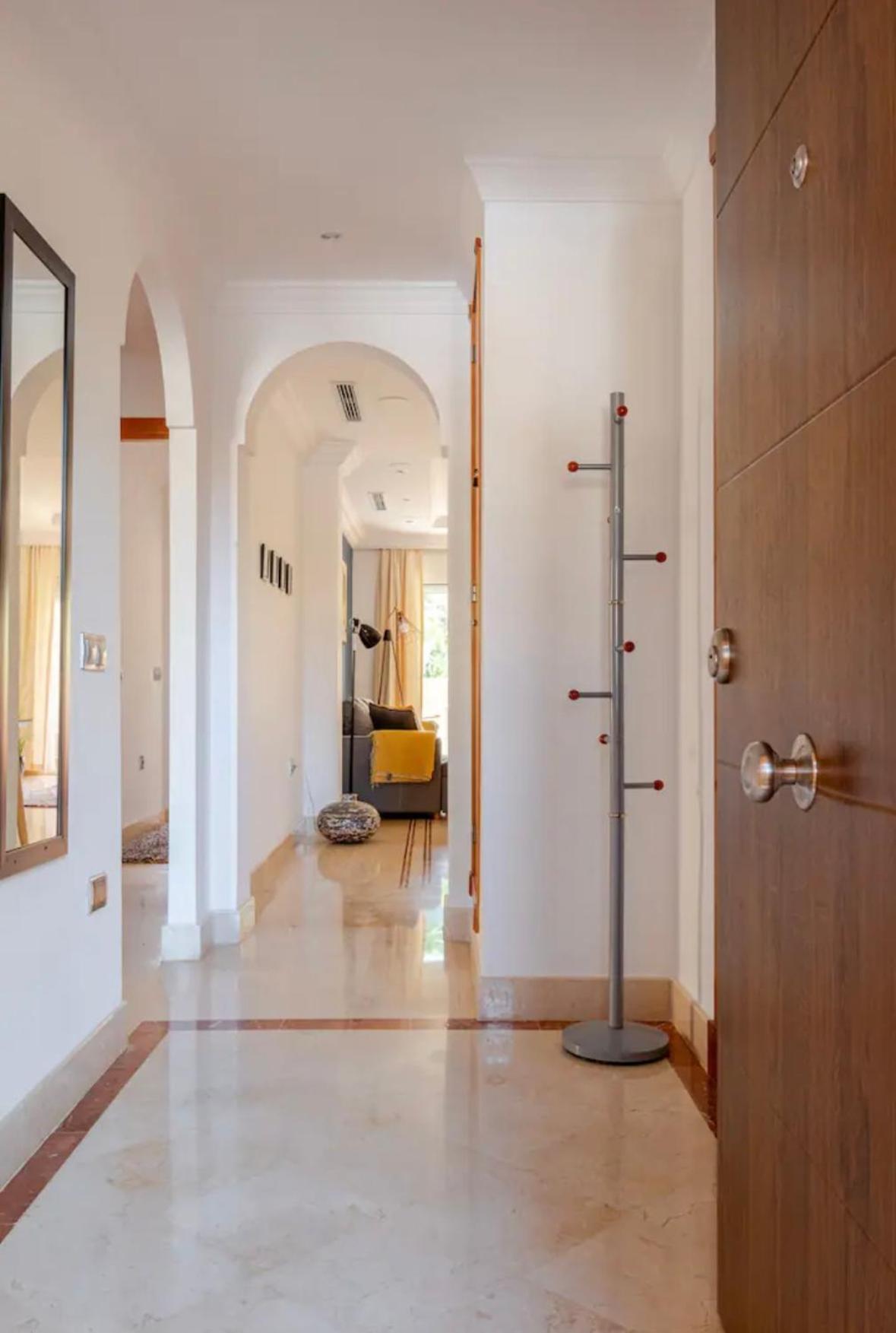 Luxury 2 Bedroom Apartment, Close To The Sea And The Golf Course, Aloha Hills Club *