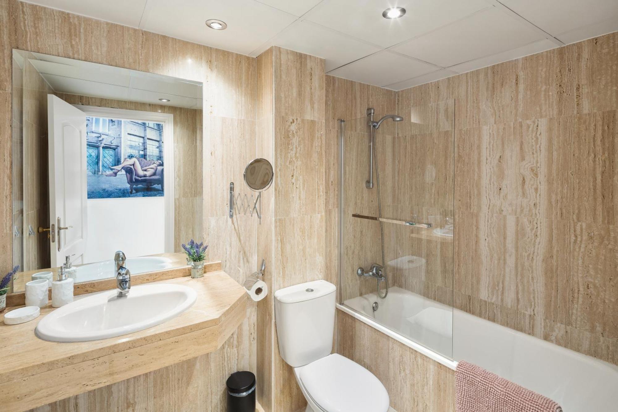 Luxury With Beautiful Views Apartment