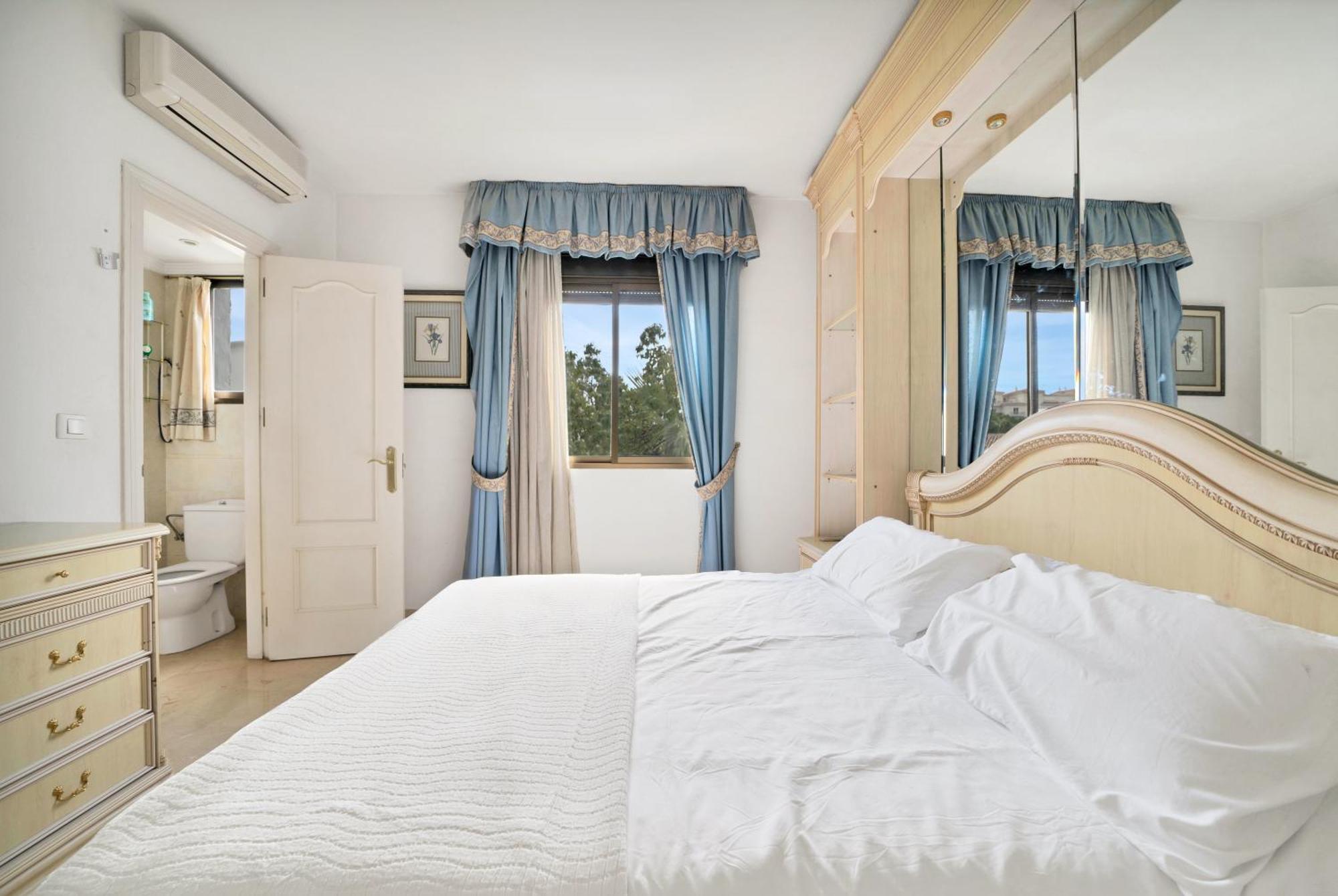 Beachside House Mariabanus Marbella