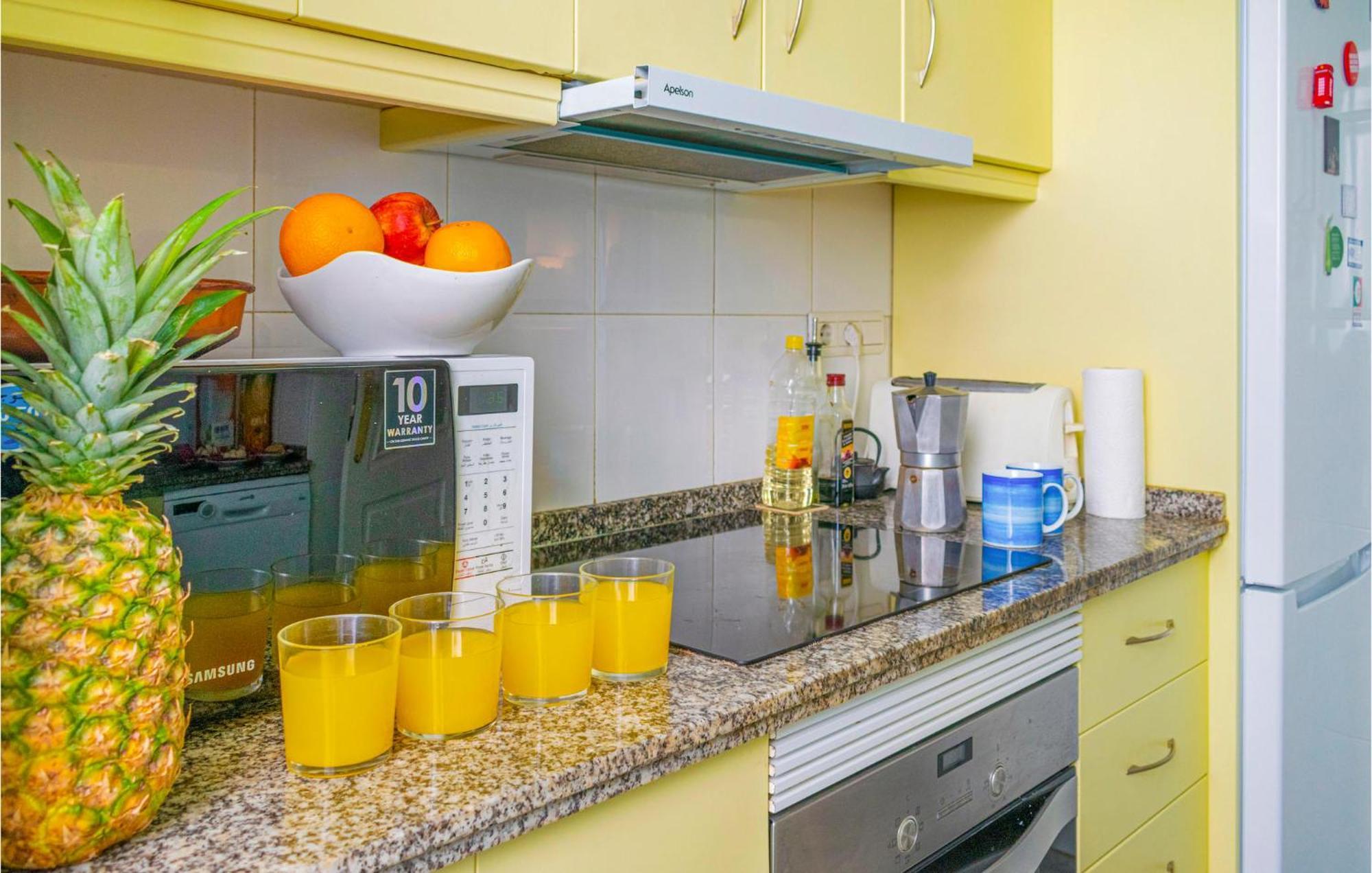 Lovely In With Kitchenette Marbella