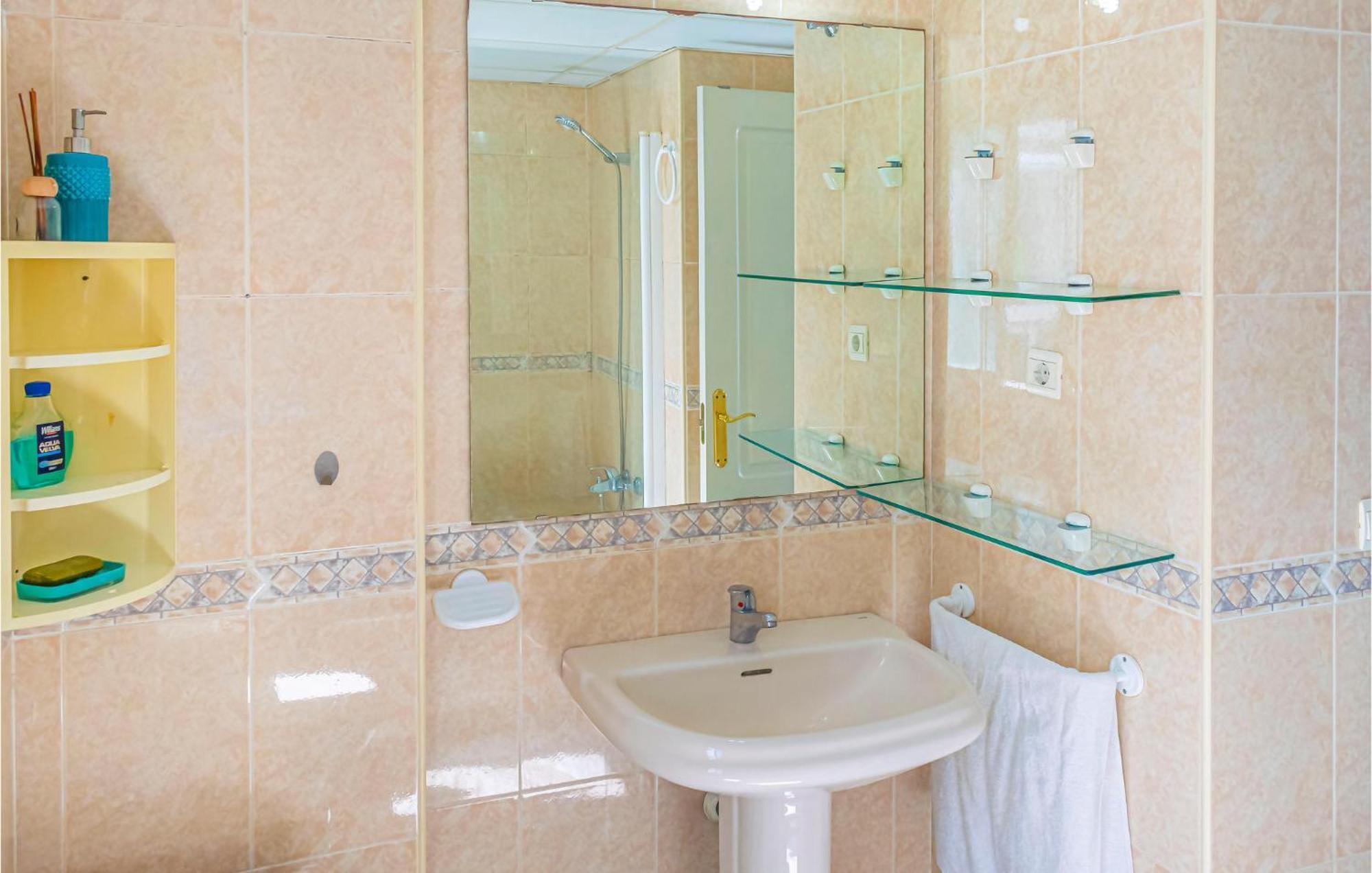 Apartment Lovely In With Kitchenette Marbella
