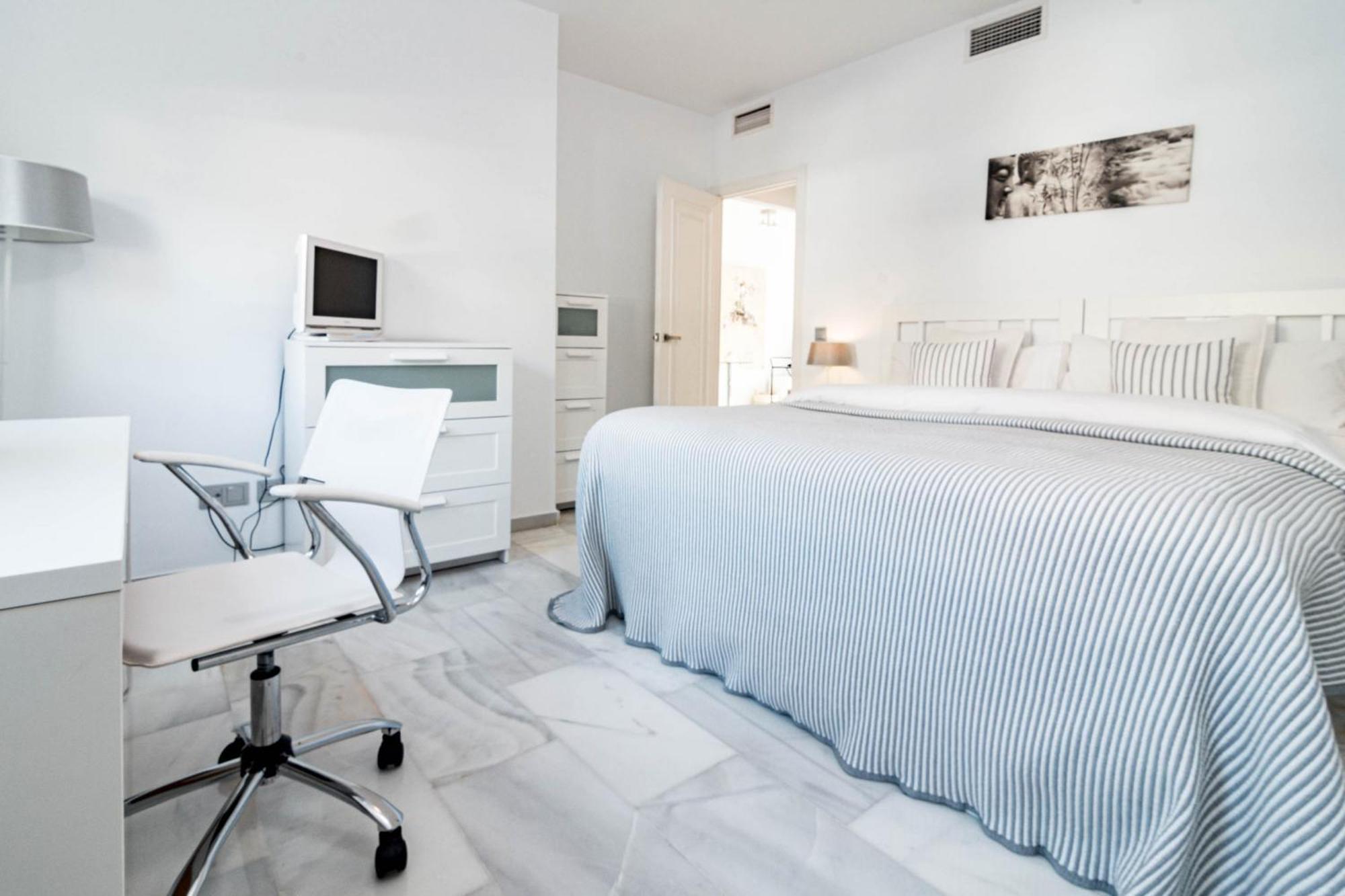 Mr- Cozy 4 Sleep Flat In Marbella, Great Location