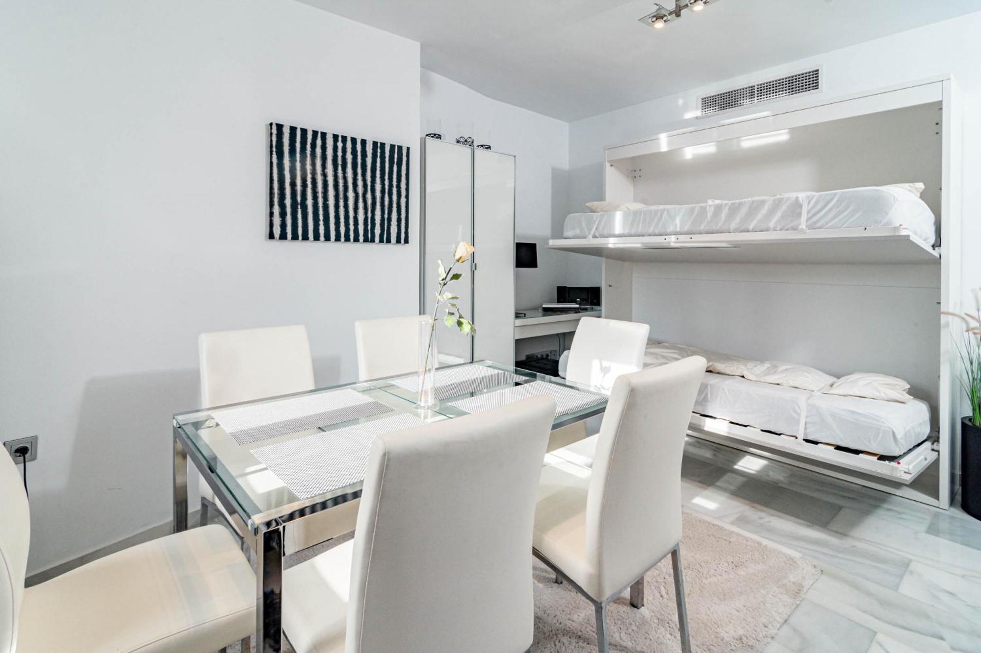 Apartment Mr- Cozy 4 Sleep Flat In Marbella, Great Location Marbella