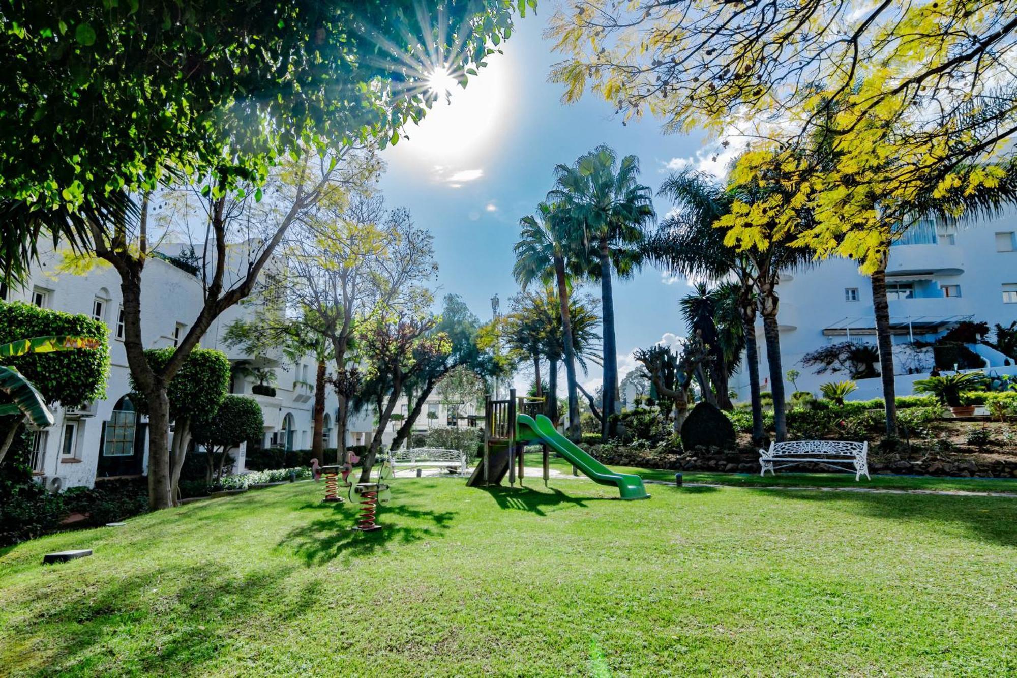 Mr- Cozy 4 Sleep Flat In Marbella, Great Location *