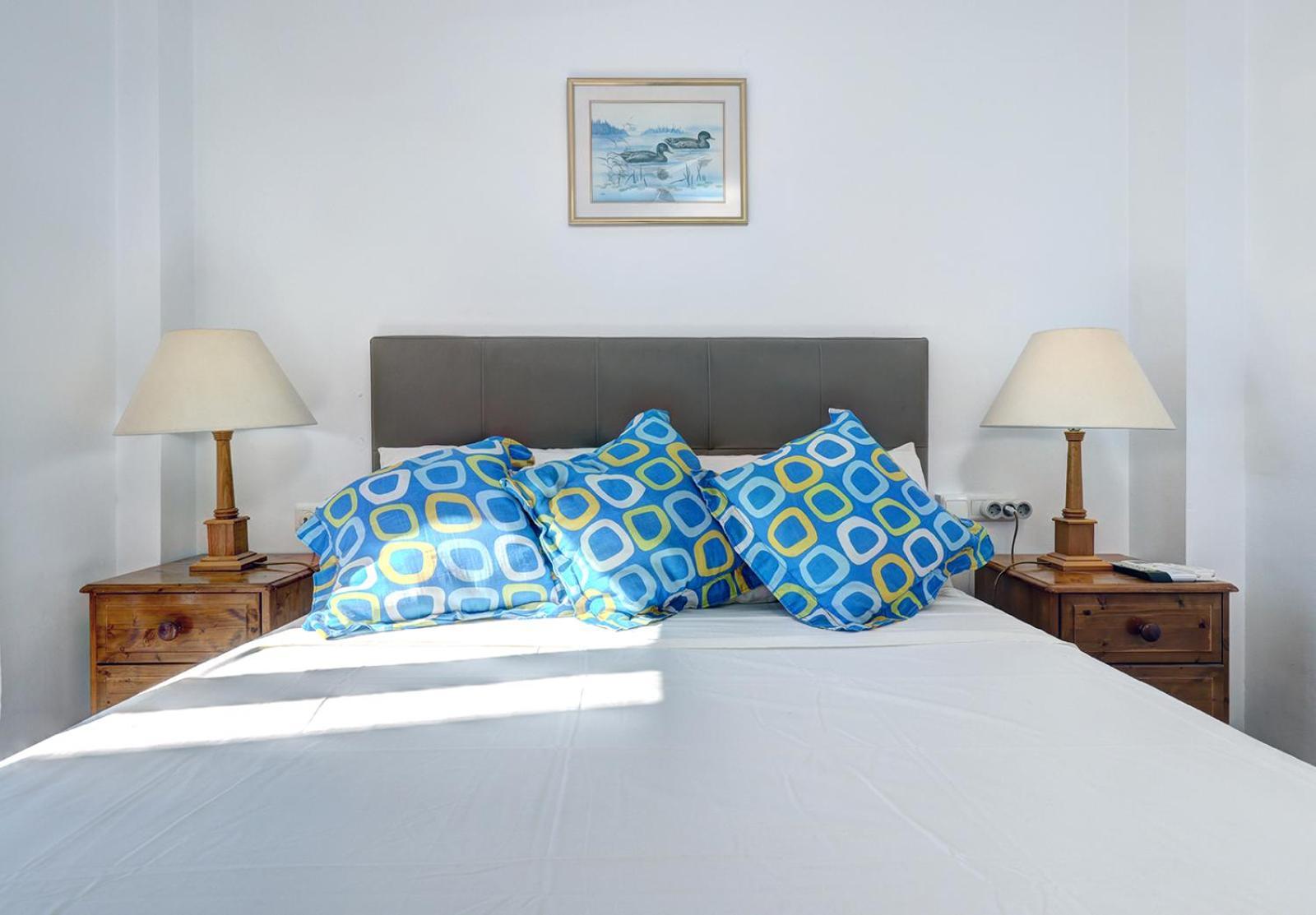 Apartment Sleeps 8 Aircon Secure Underground Parking Free Netflix Fast Internet *