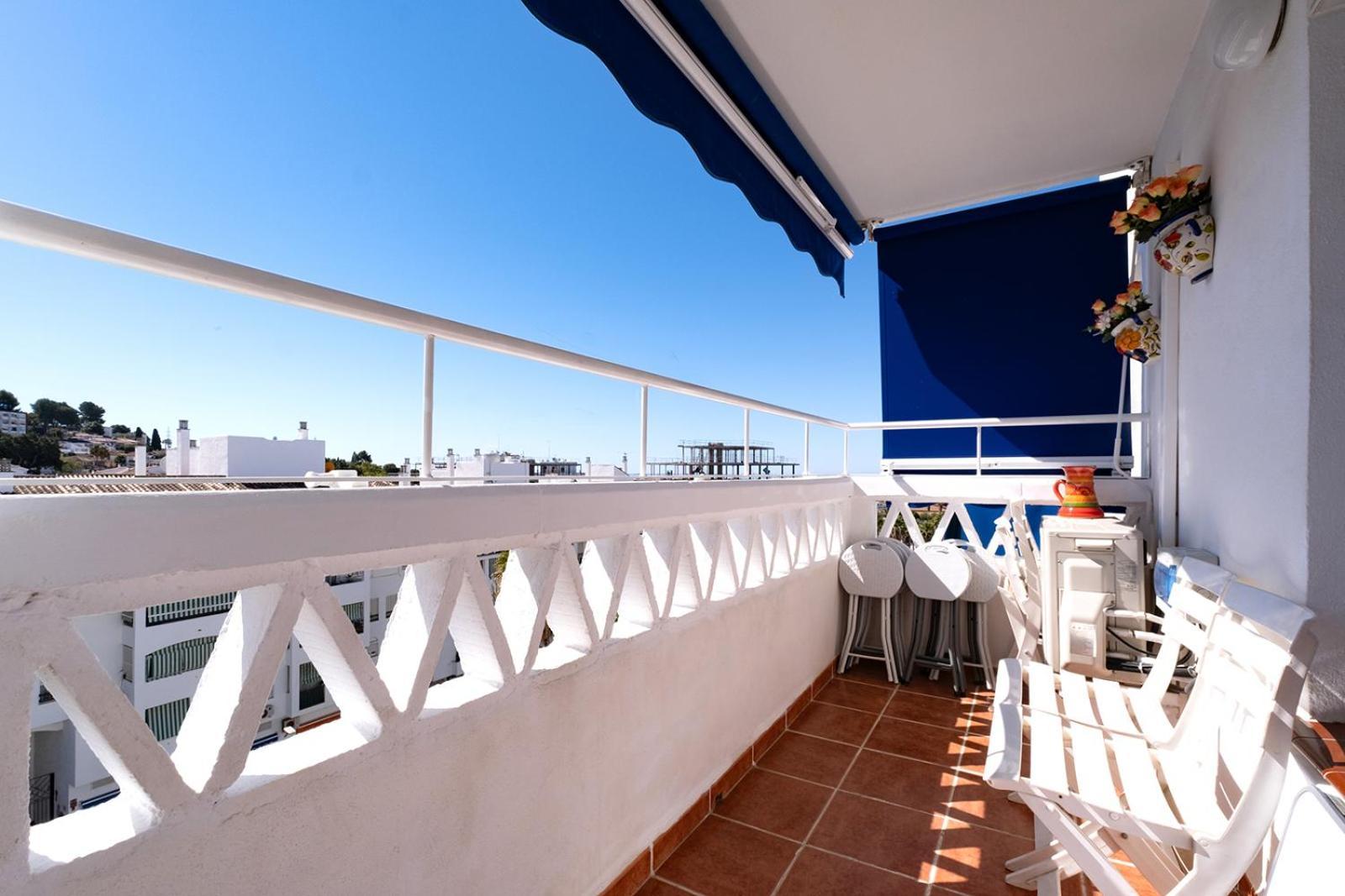Sleeps 8 Aircon Secure Underground Parking Free Netflix Fast Internet Apartment Marbella