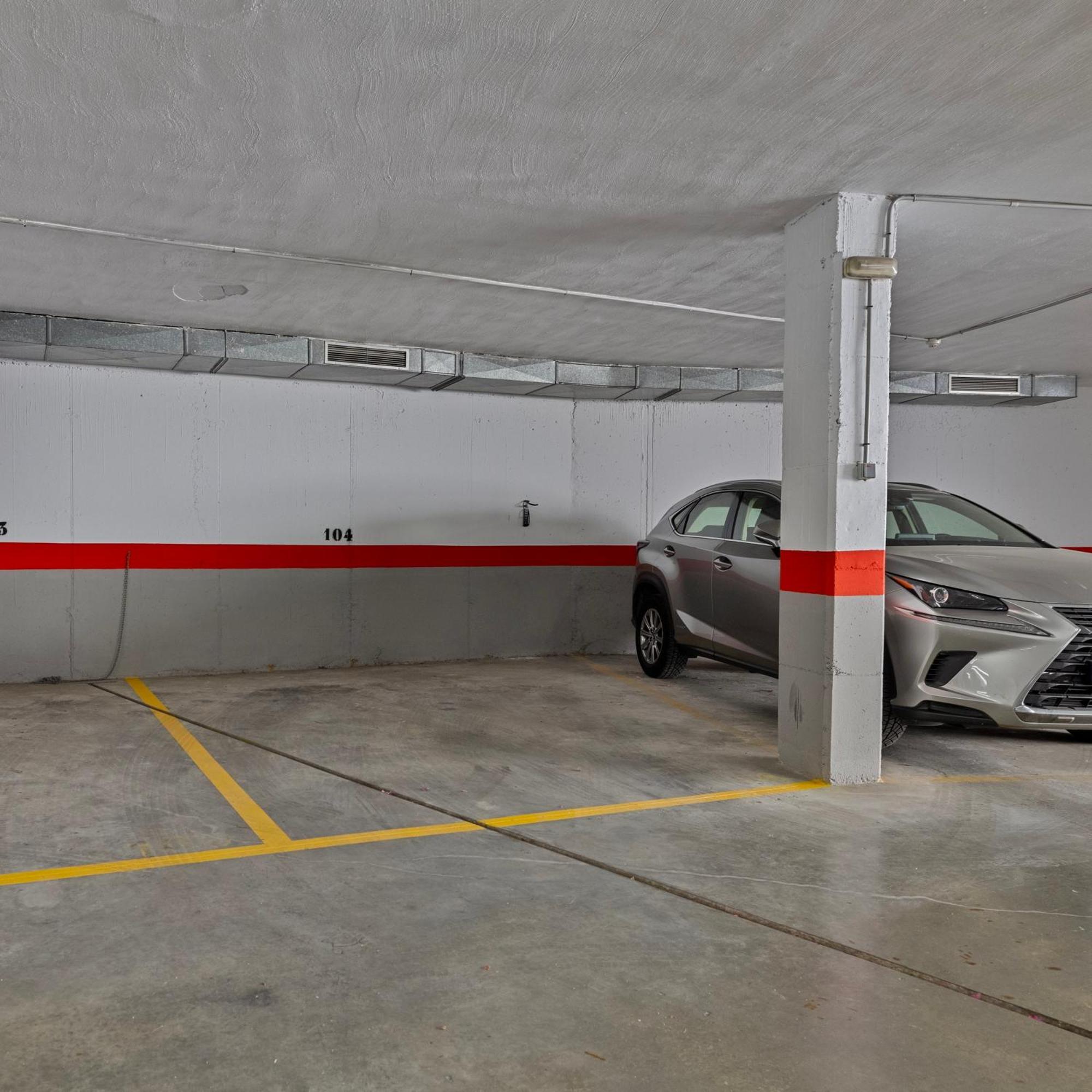 Lorcrisur Corner Ph 3 Bedroom