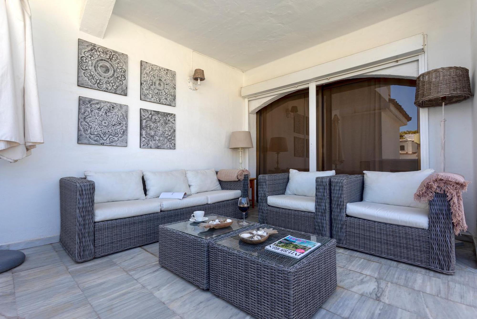 Golden By Rent Me * Marbella