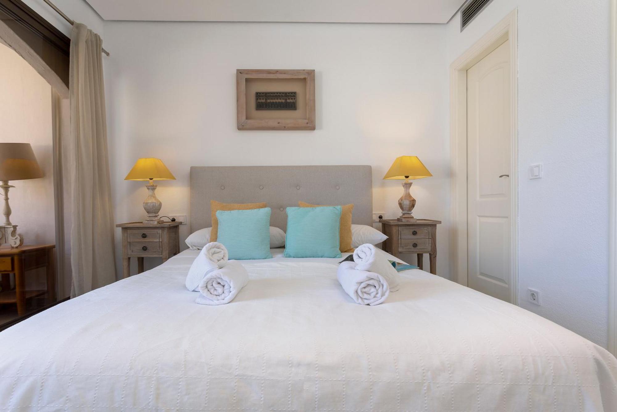 Golden By Rent Me Apartment