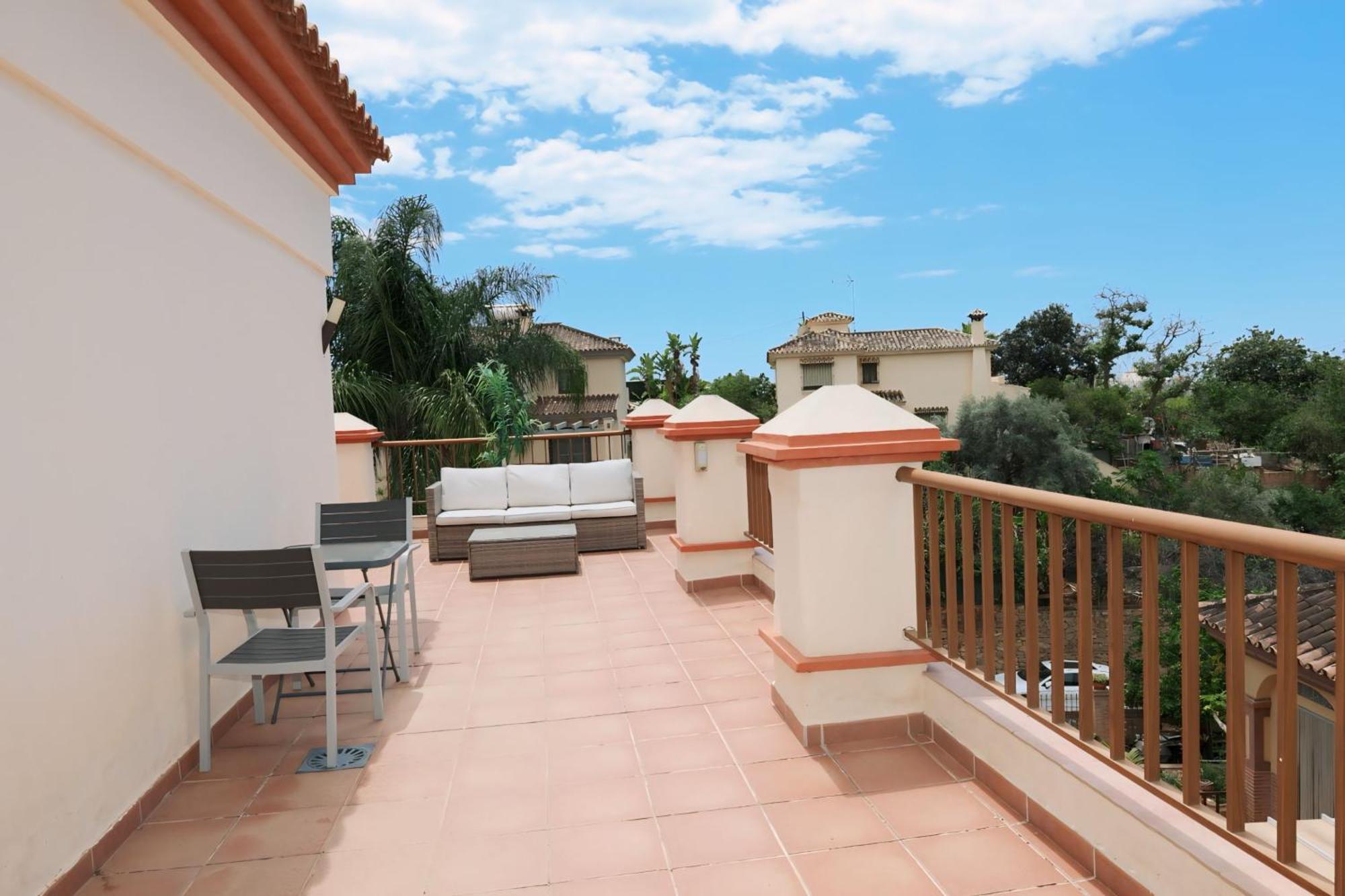 Precioso - Piscina- Garaje Privado- Jardin Holiday home Marbella