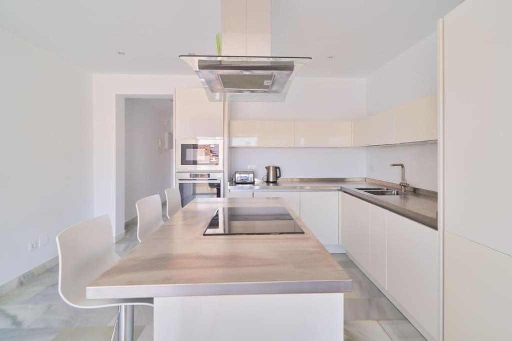 Apartment Superbe Avec Jaccuzi Marbella