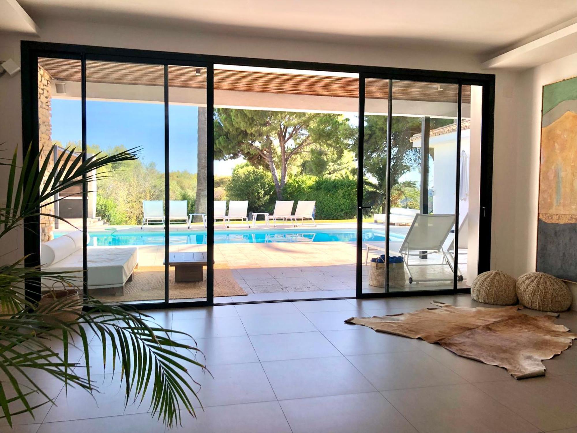 Villa Moderna En *