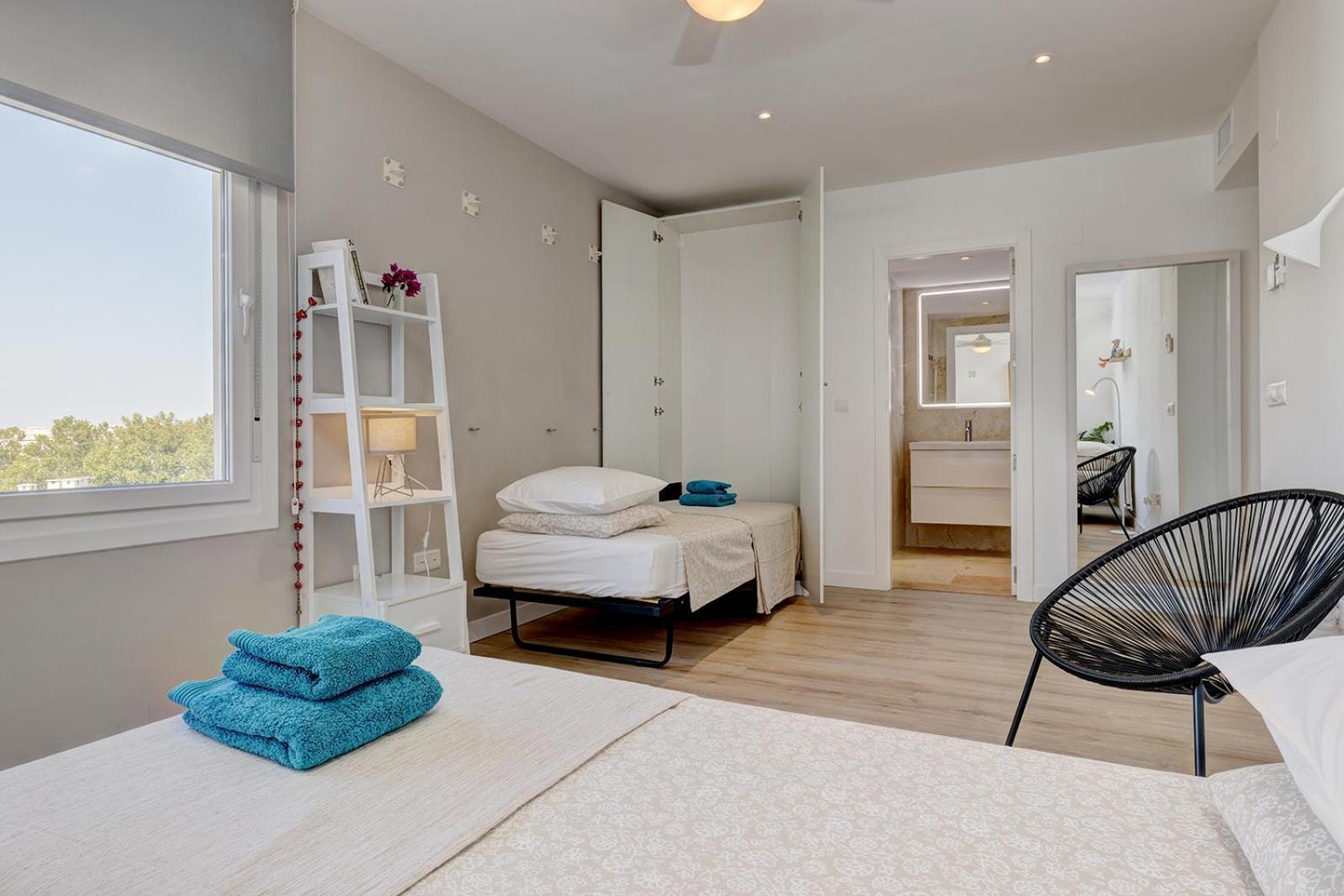Bright Penthouse With Swimming Pool In Appartement