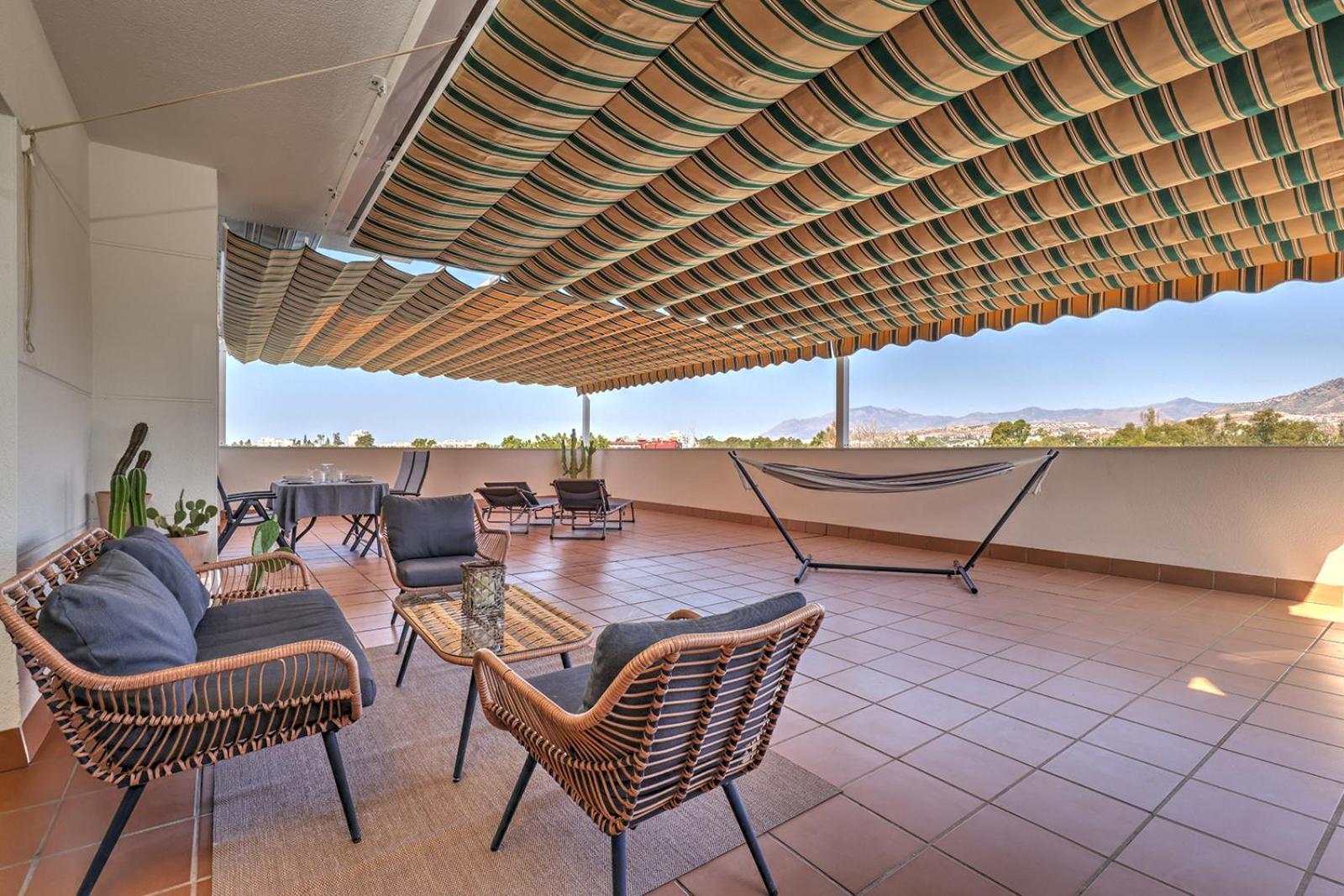 Bright Penthouse With Swimming Pool In