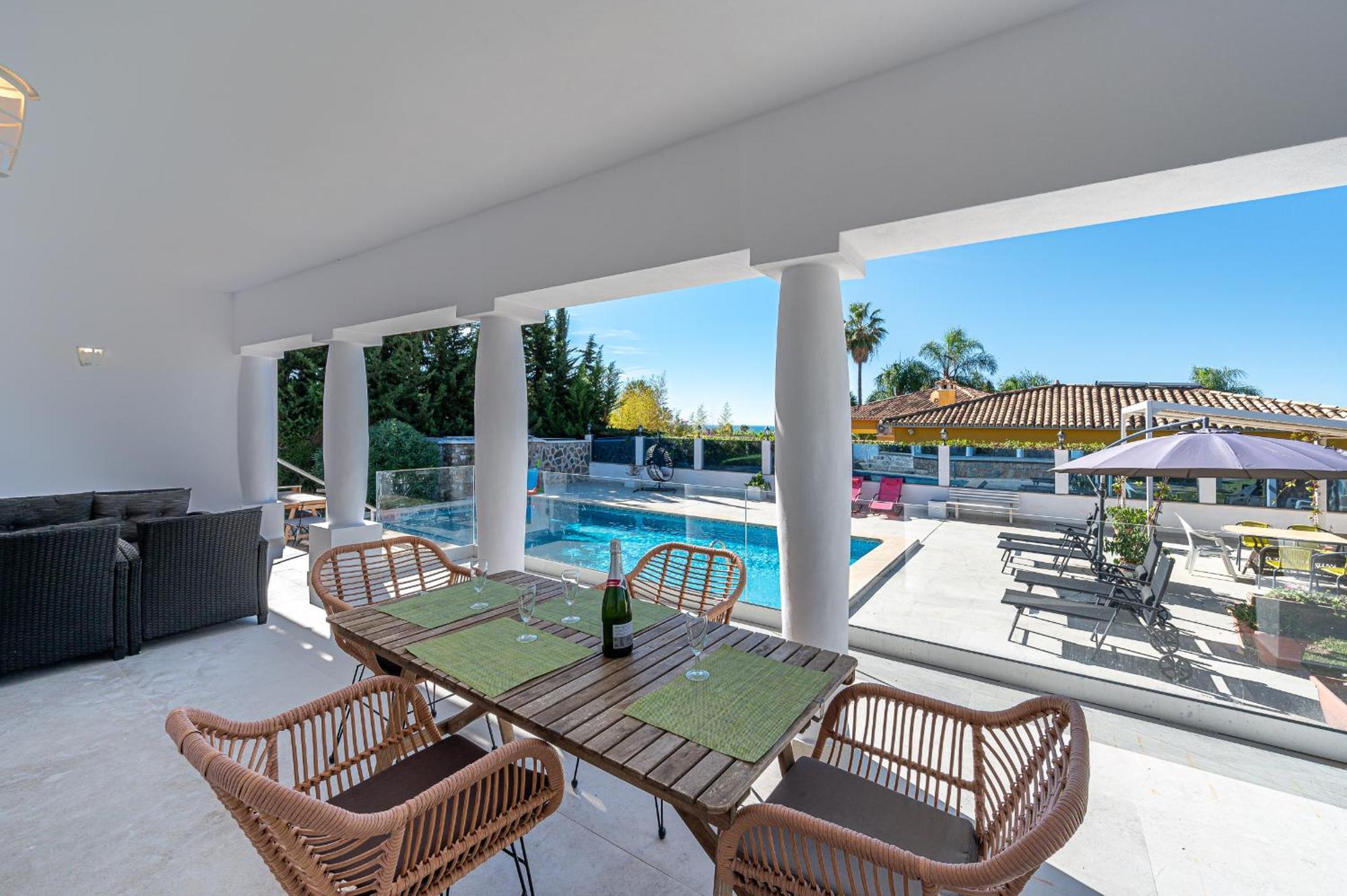 Marbella: Beachside Luxury With Heated Pool And Games Marbella