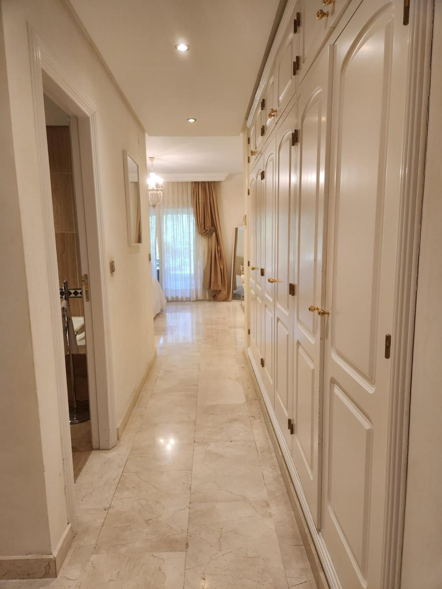 Apartment Luxury 2 Bedroom Apartment, Sierra Blanca,