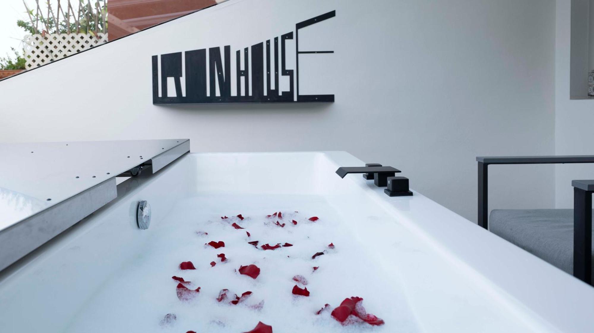Apartment Iron House - Penthouse With Bathtub In Golden Mile & Bridge *