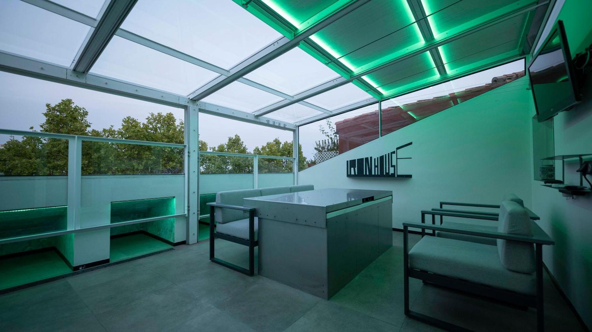 Apartment Iron House - Penthouse With Bathtub In Golden Mile & Bridge