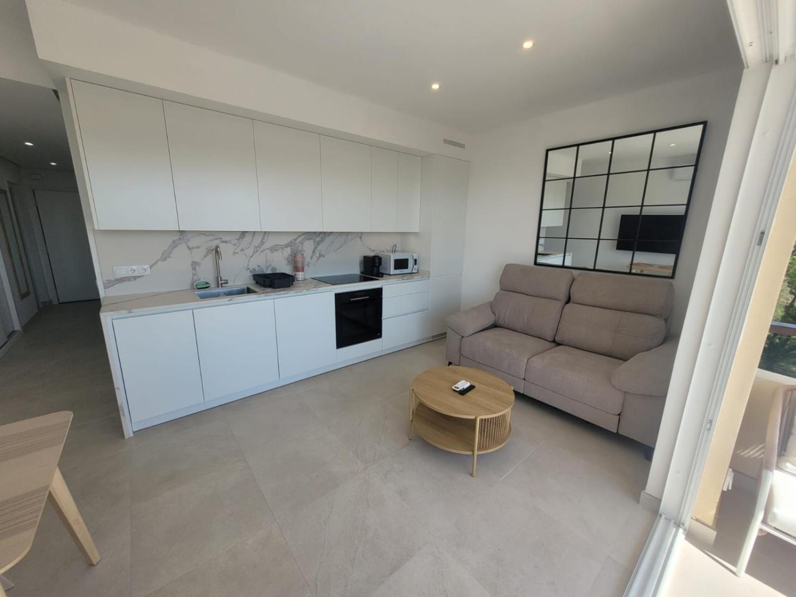 La Del Sol Apartment