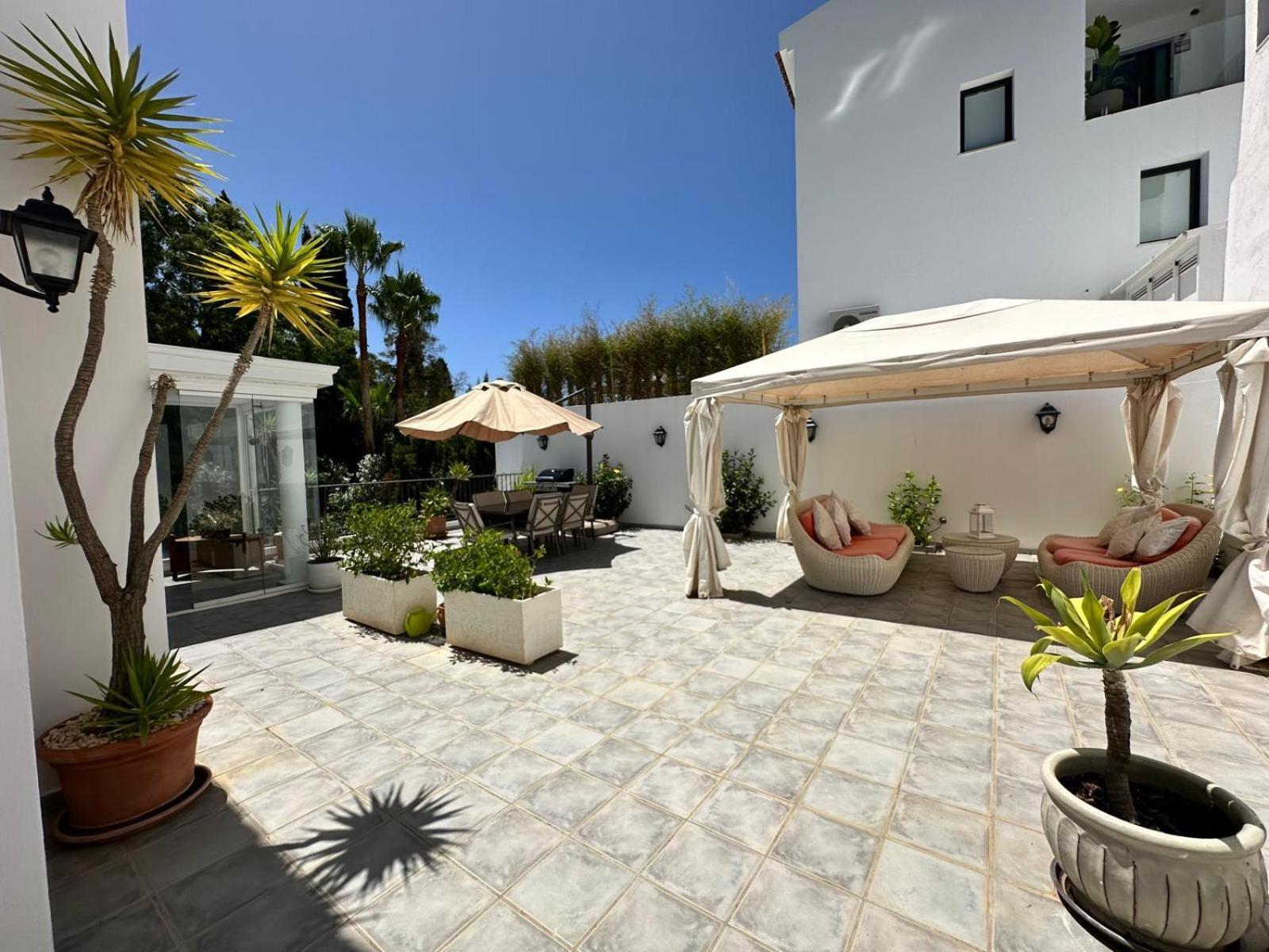 Wonderful Private Near With Sea Views *