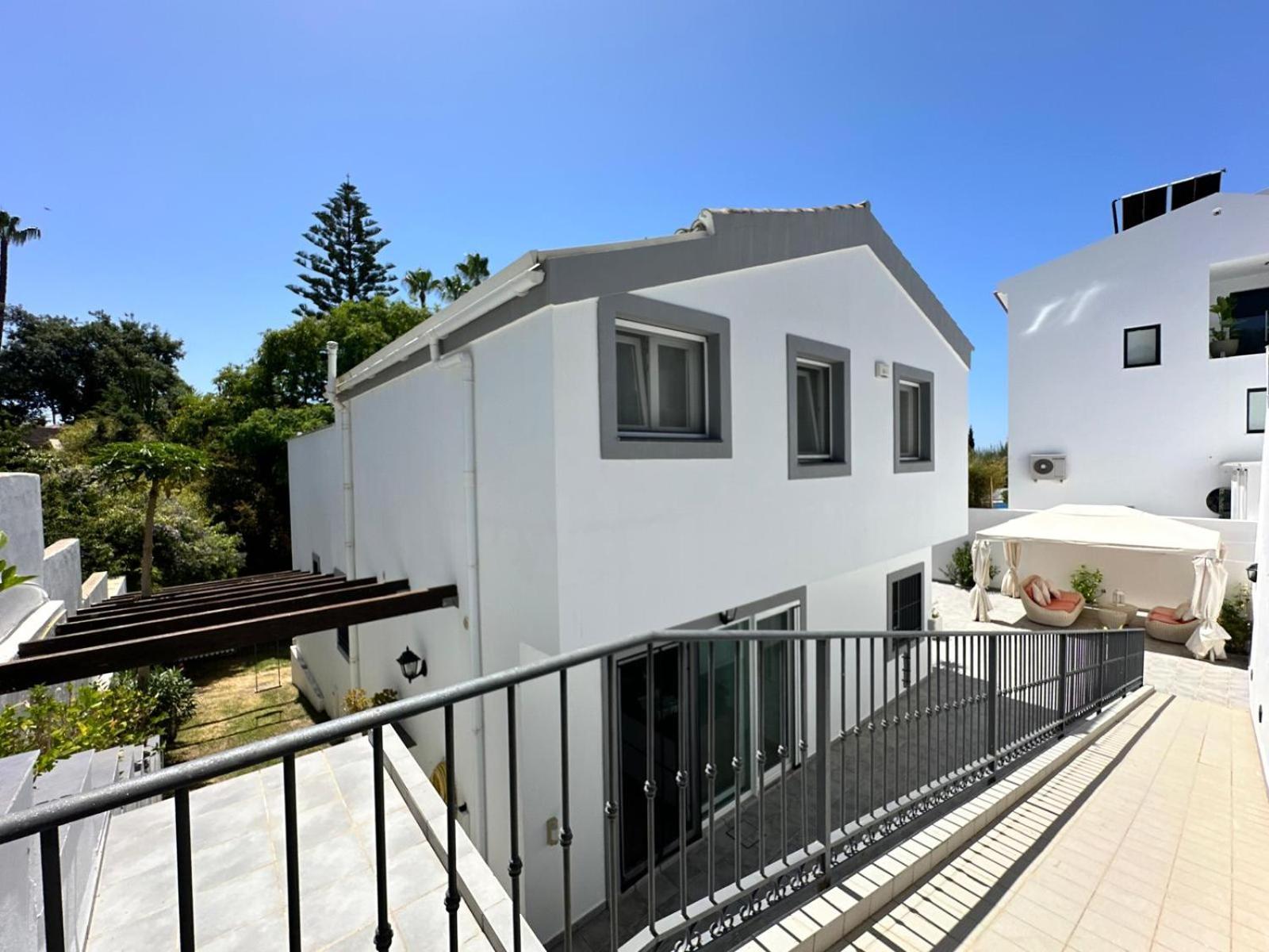 Wonderful Private Near With Sea Views