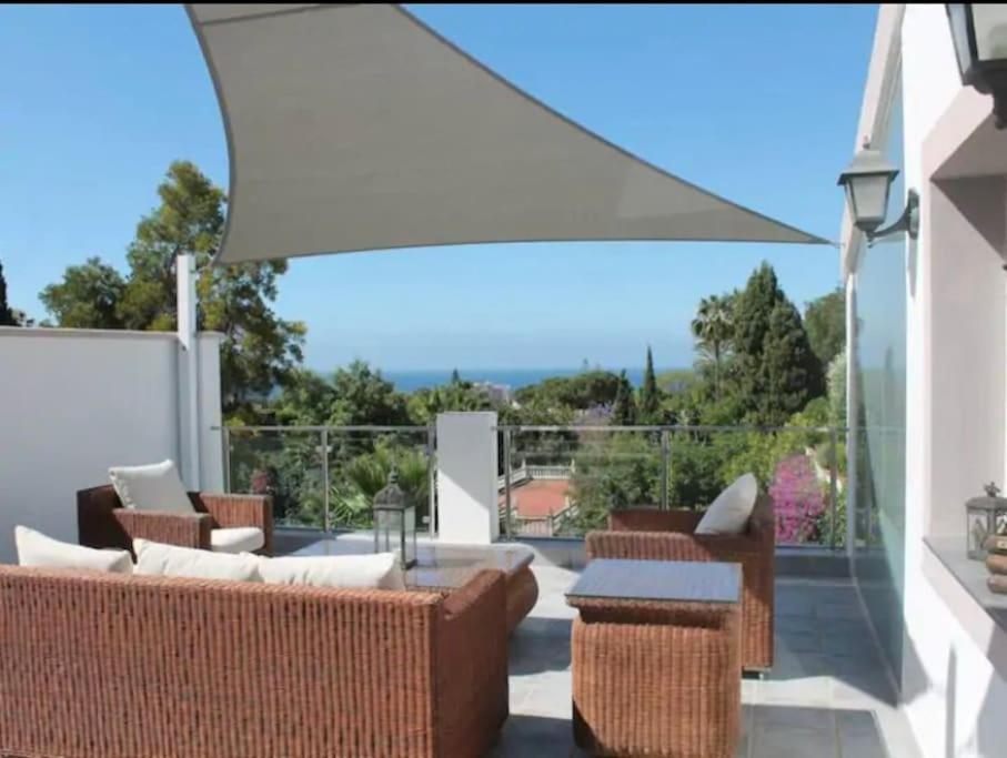 Wonderful Private Near With Sea Views Villa
