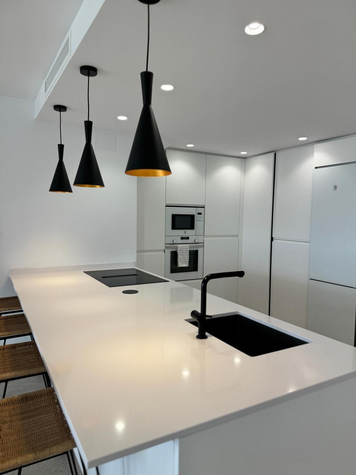 Sea And Mountain Views Penthouse In Guadalmina - Eaw Homes Apartment