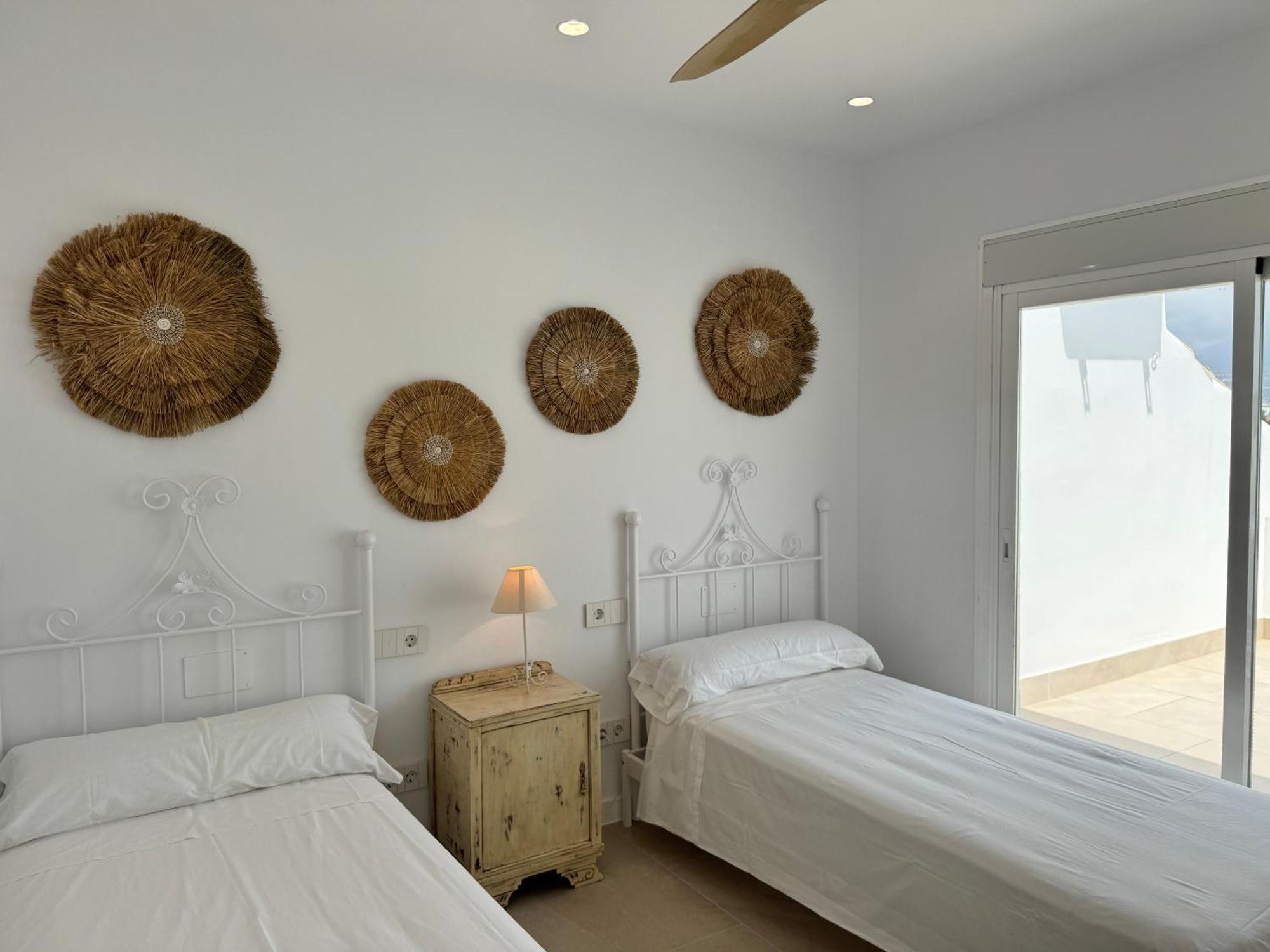 Sea And Mountain Views Penthouse In Guadalmina - Eaw Homes *