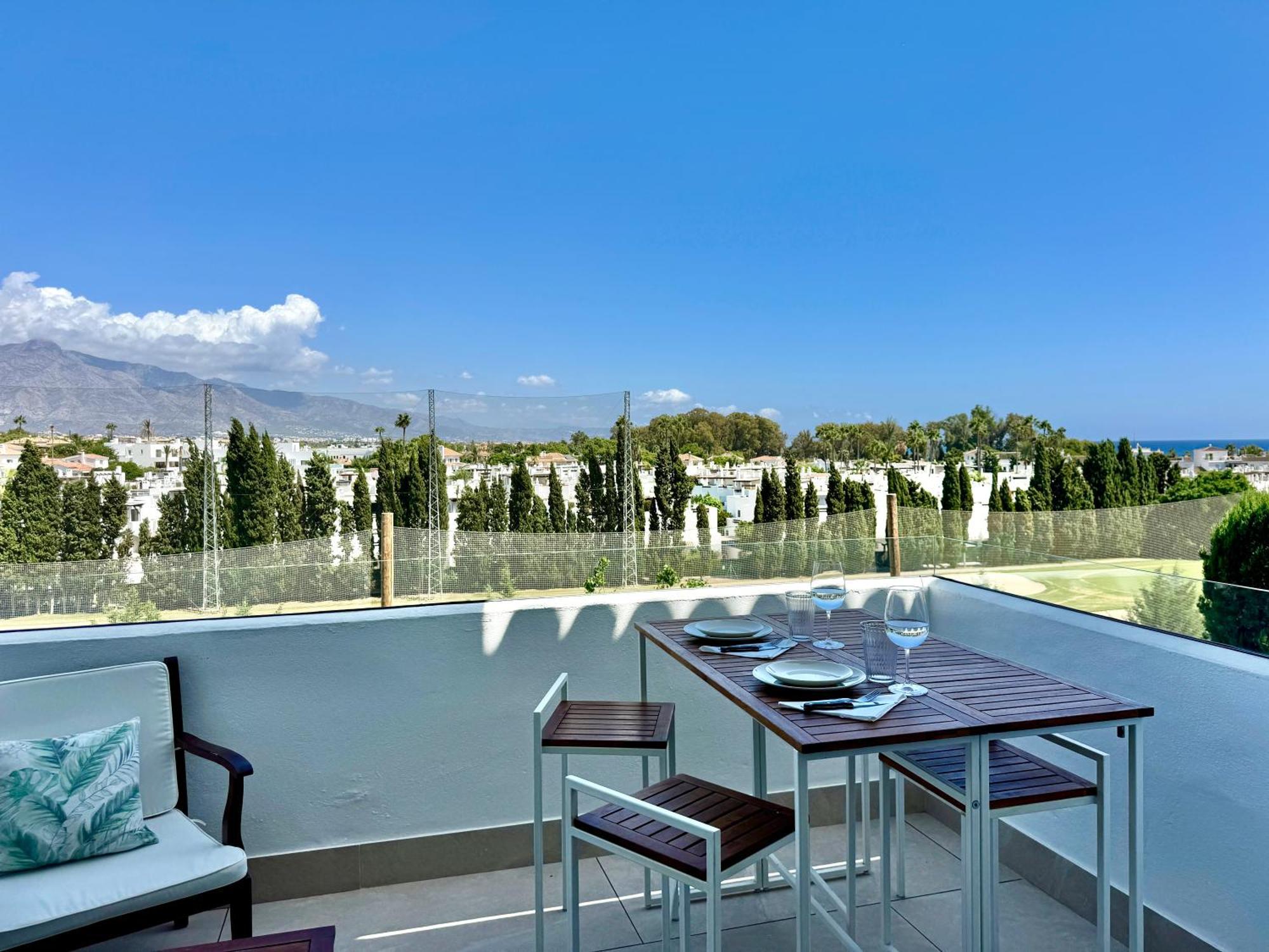 Apartment Sea And Mountain Views Penthouse In Guadalmina - Eaw Homes Marbella