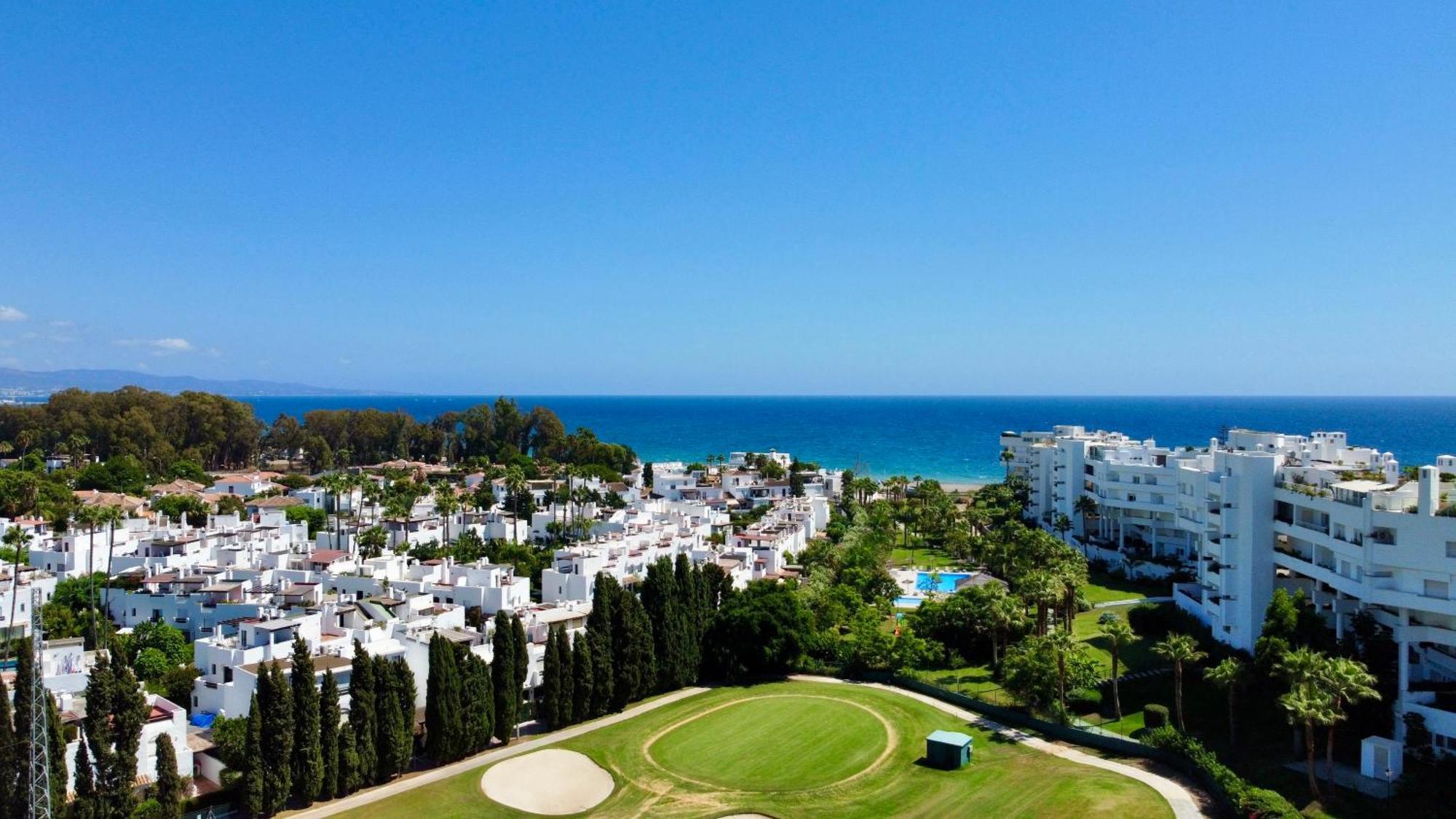Sea And Mountain Views Penthouse In Guadalmina - Eaw Homes Marbella