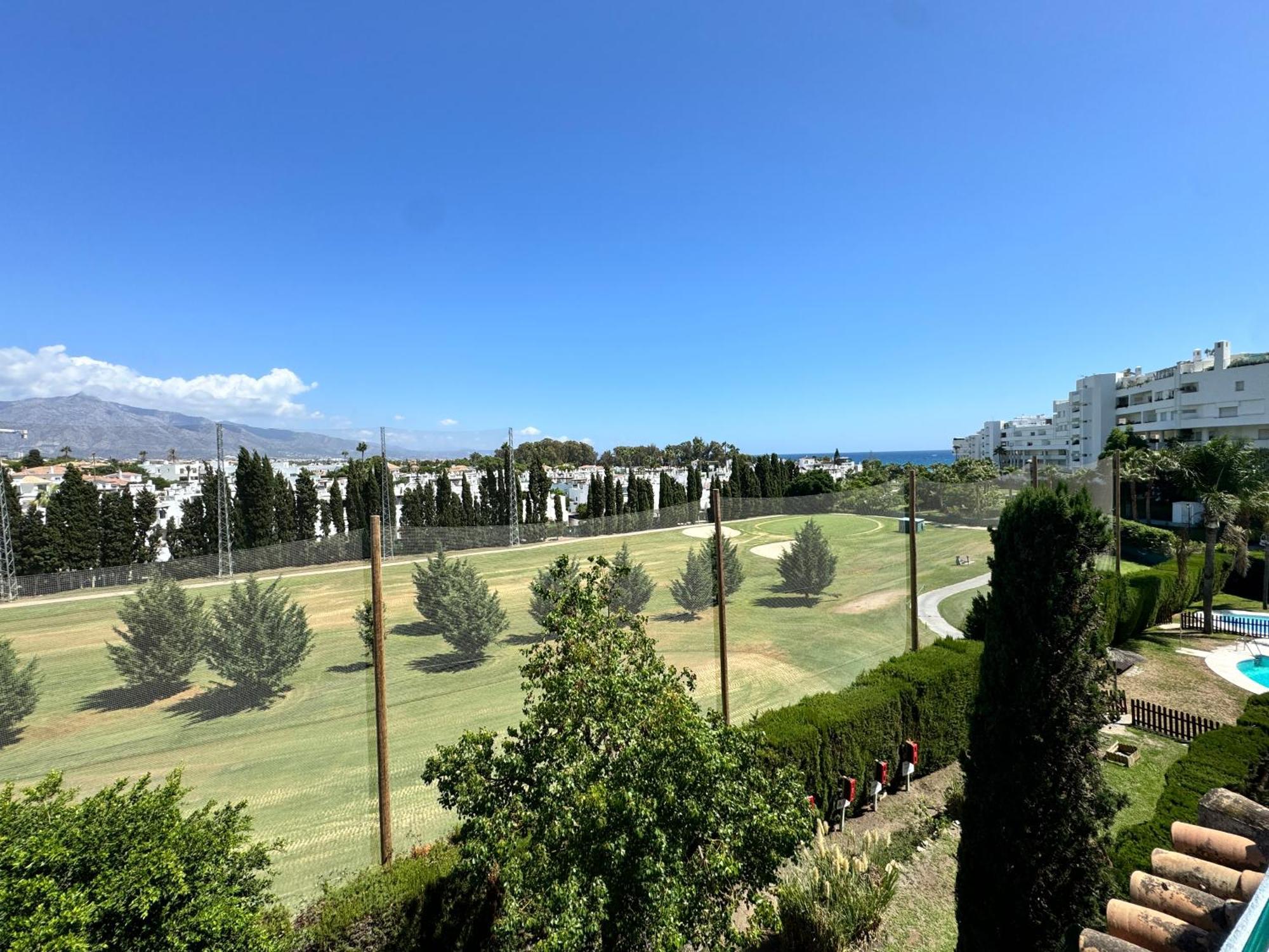 Apartment Sea And Mountain Views Penthouse In Guadalmina - Eaw Homes