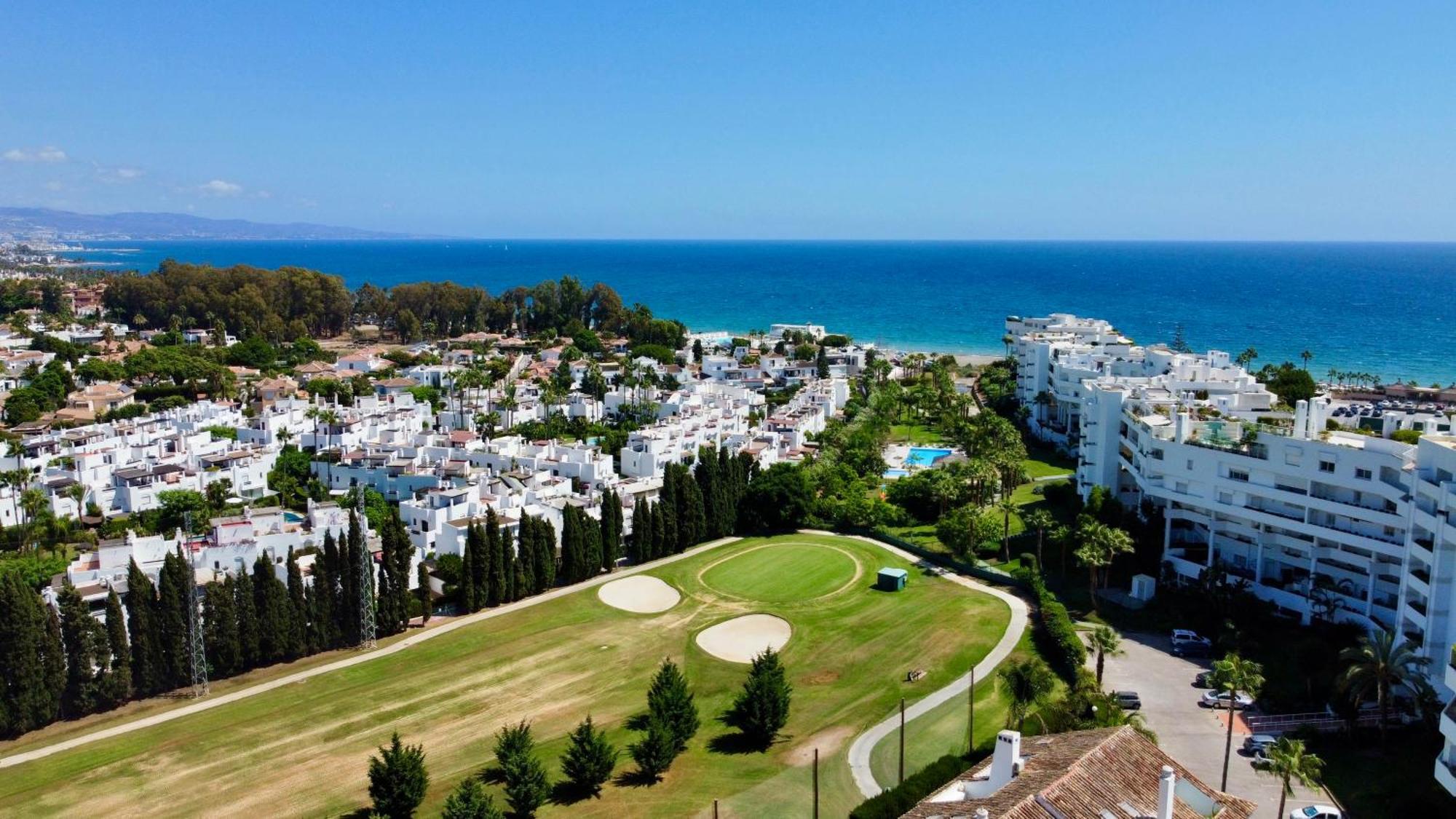 Apartment Sea And Mountain Views Penthouse In Guadalmina - Eaw Homes *