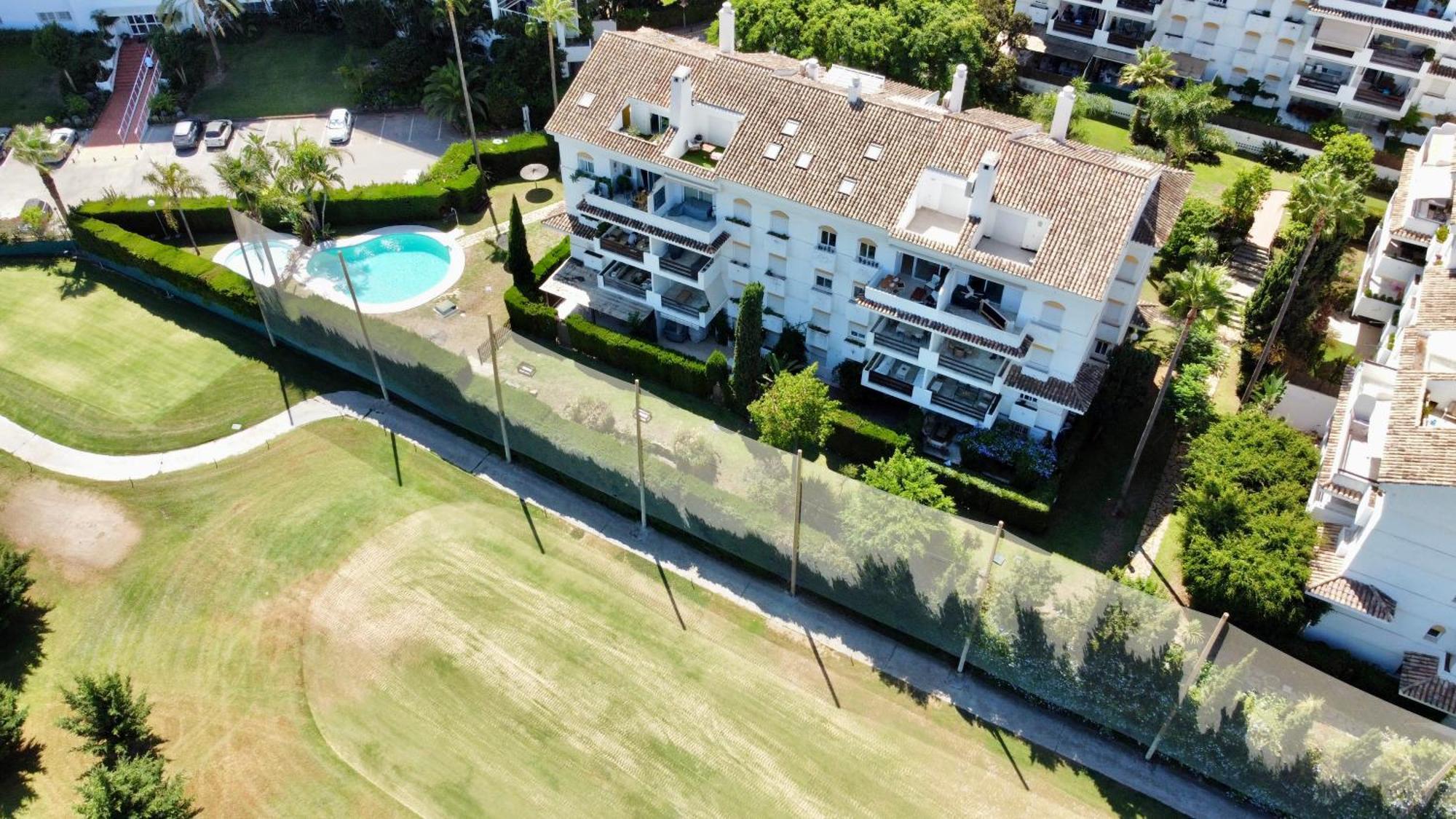 Apartment Sea And Mountain Views Penthouse In Guadalmina - Eaw Homes *
