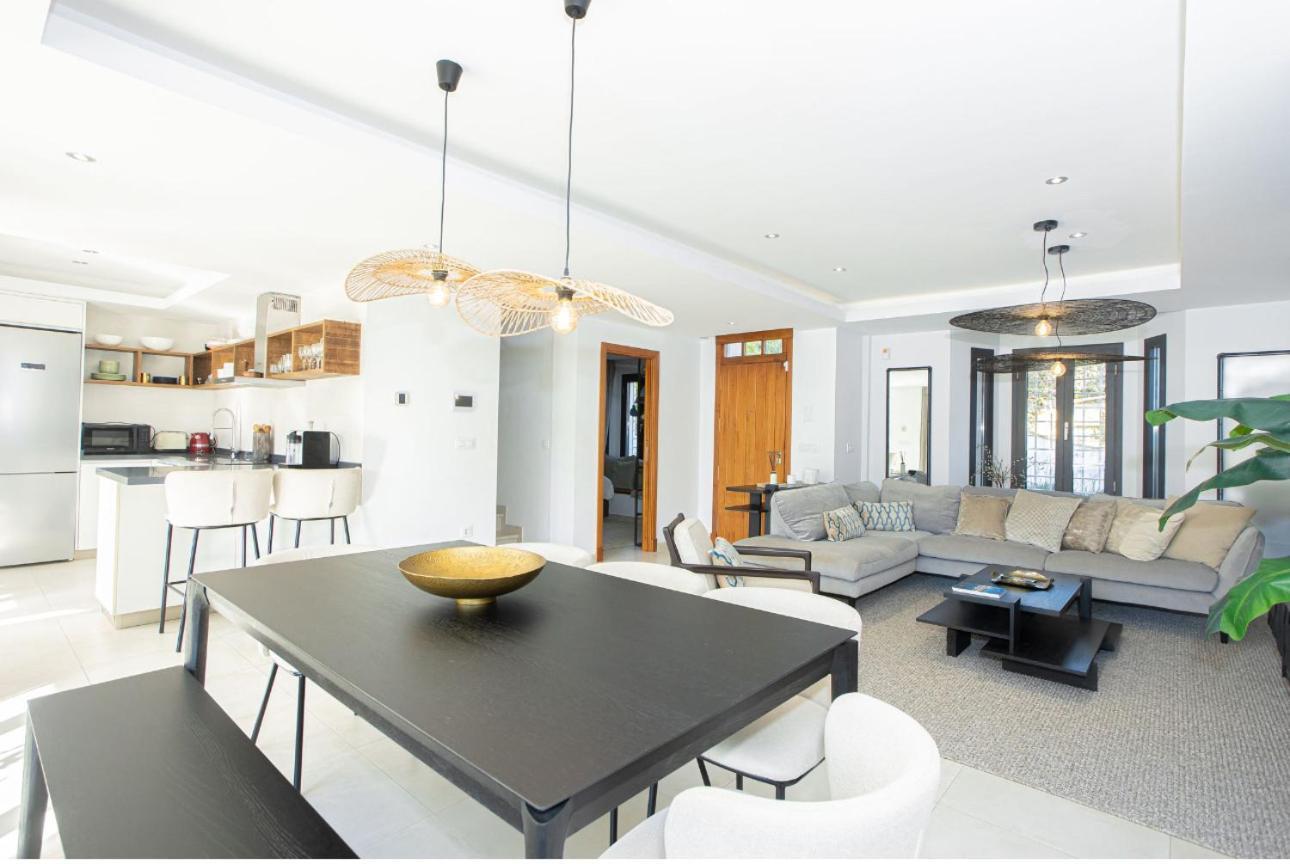 Charming Townhouse/5bedrs/front Beach/private Pool Сasa de vacaciones *