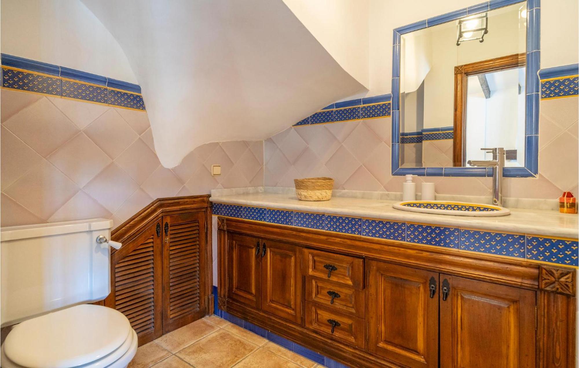 Amazing In With Kitchen Holiday home