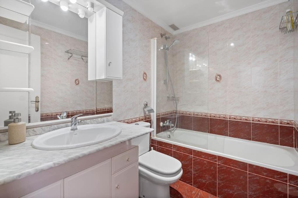 Fantastic Family 50 Metres To Rdr419 Ferienhaus Marbella
