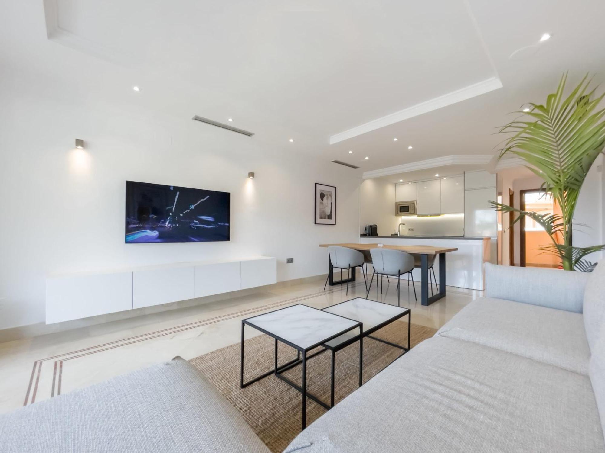 Aloha Hills Club Luxury Retreat Pools Gym Marbella
