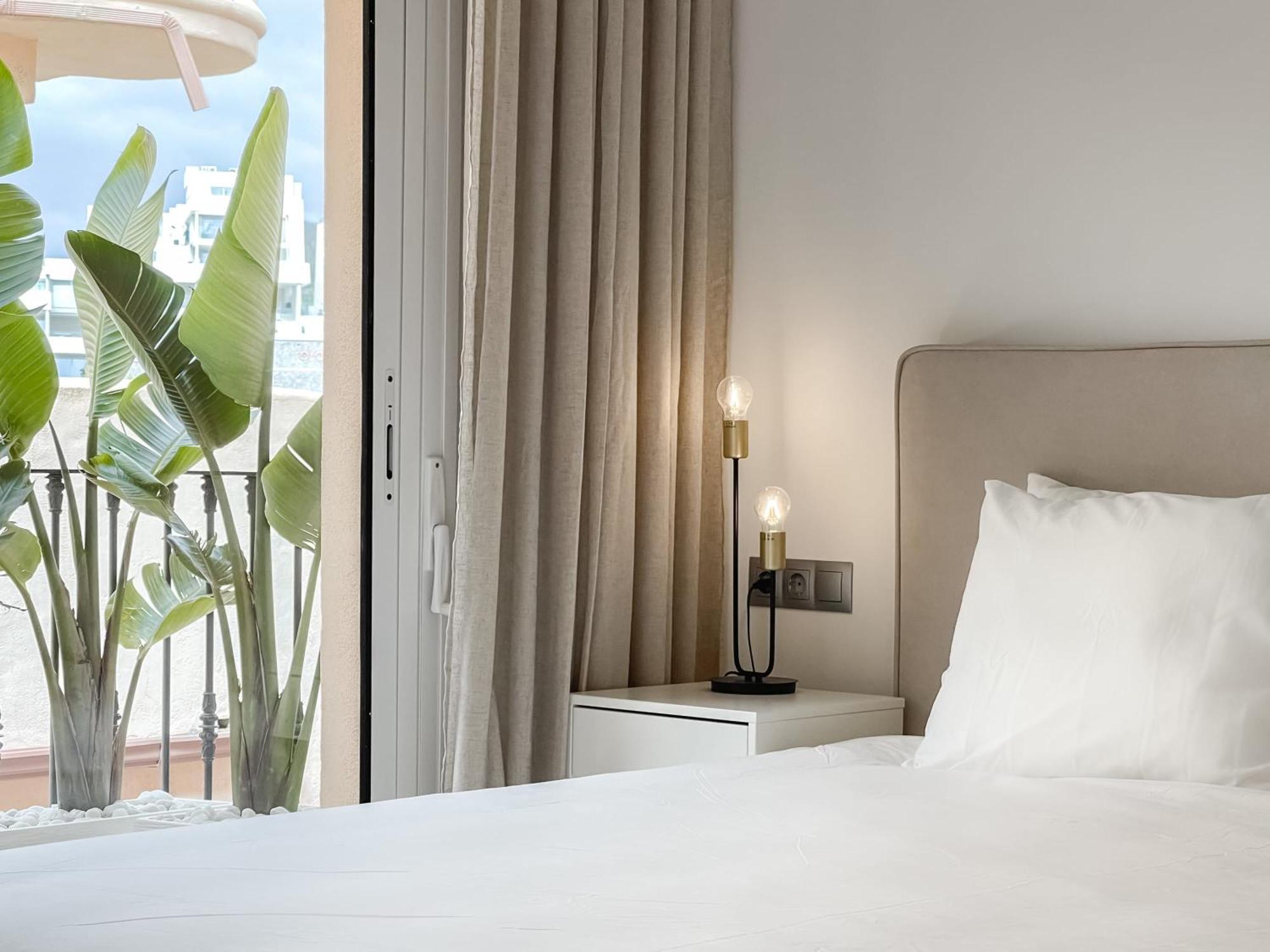 Aloha Hills Club Luxury Retreat Pools Gym Apartment Marbella