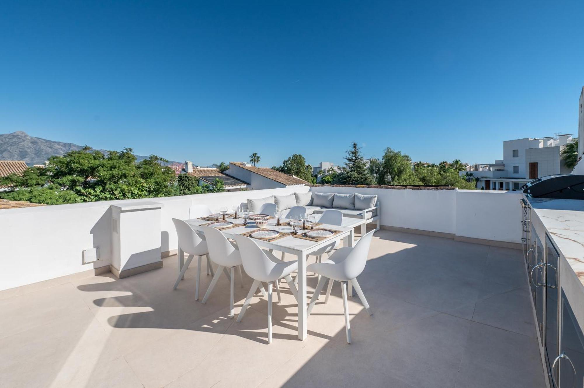 Holiday home Espectacular Adosada A Escasos Metros De La Playa Marbella