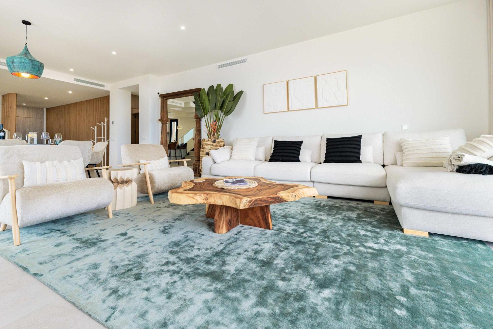 Casa Sol Luxury Rooftop Penthouse Gym Pools Apartment