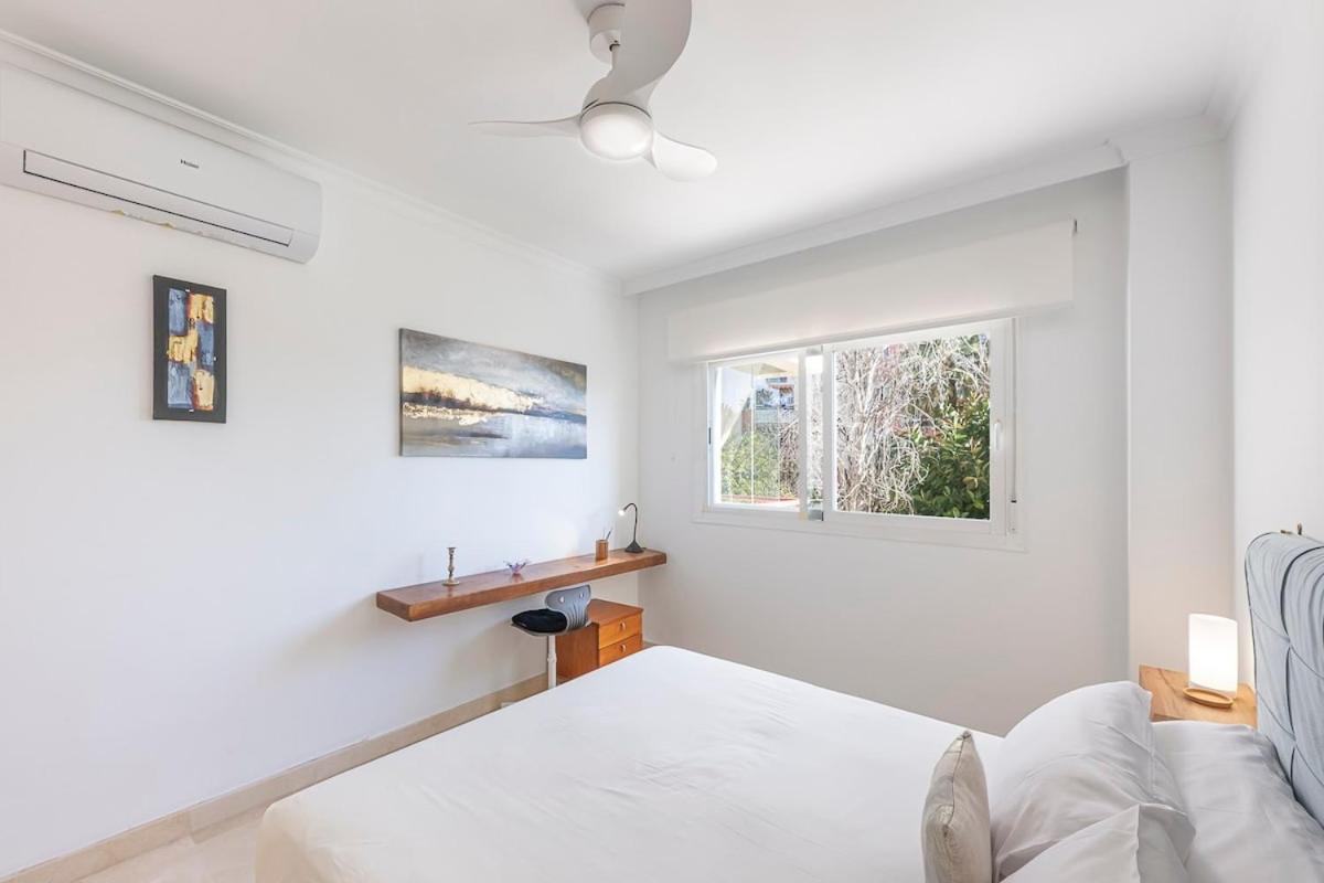 Elegant Apartment, Steps From The Sea With Parking Included Apartment Marbella