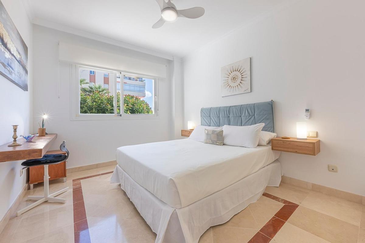 Apartment Elegant Apartment, Steps From The Sea With Parking Included Marbella
