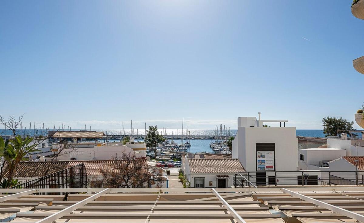 Elegant Apartment, Steps From The Sea With Parking Included Marbella