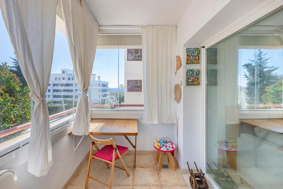 Apartment Elegant Apartment, Steps From The Sea With Parking Included *