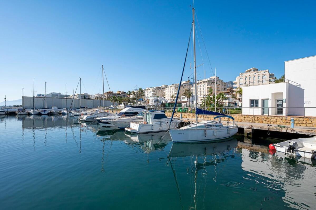 Apartment Elegant Apartment, Steps From The Sea With Parking Included *