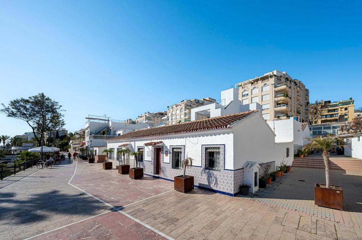 Elegant Apartment, Steps From The Sea With Parking Included Apartment Marbella
