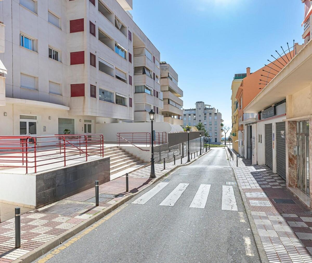 Elegant Apartment, Steps From The Sea With Parking Included Apartment